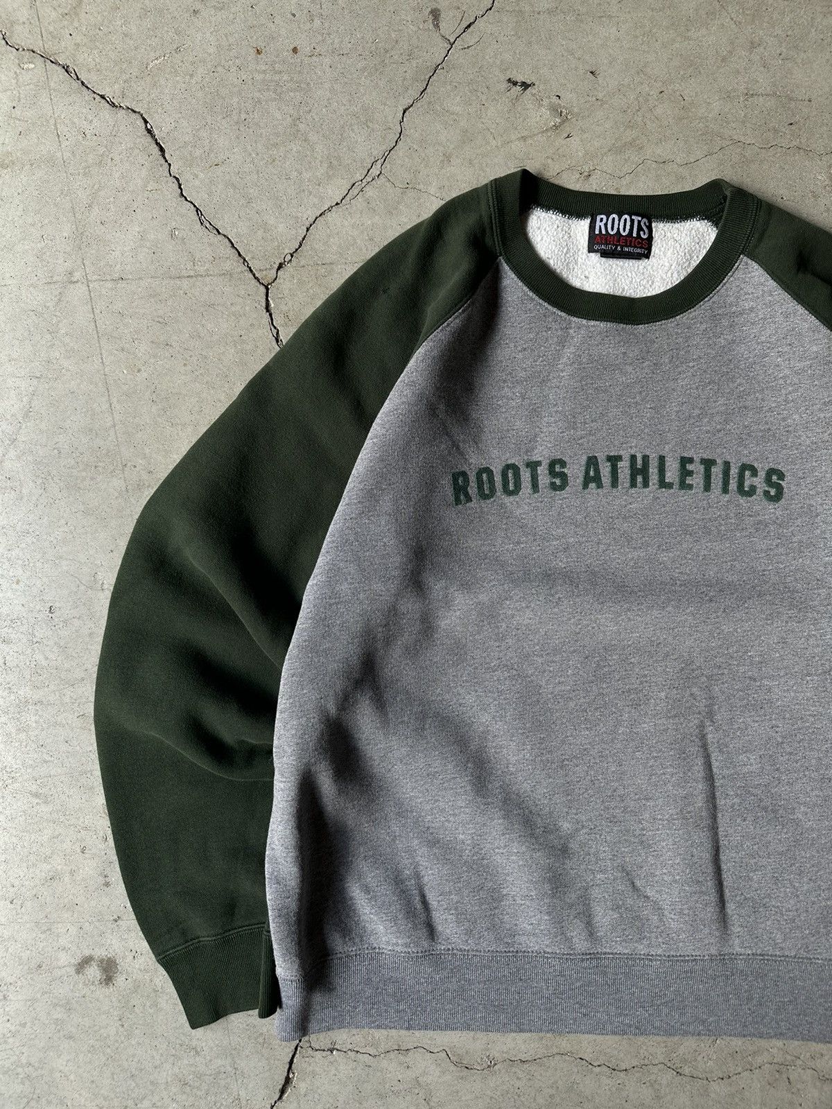 Roots Vintage Y2K Roots Athletics grey sweatshirt Size US L / EU 52-54 / 3 - 2 Thumbnail
