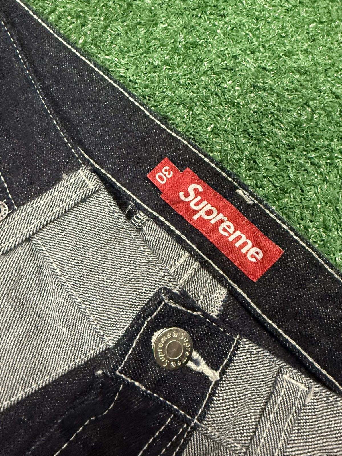 Supreme Supreme pinstripe selvedge denim Size US 30 / EU 46 - 2 Thumbnail