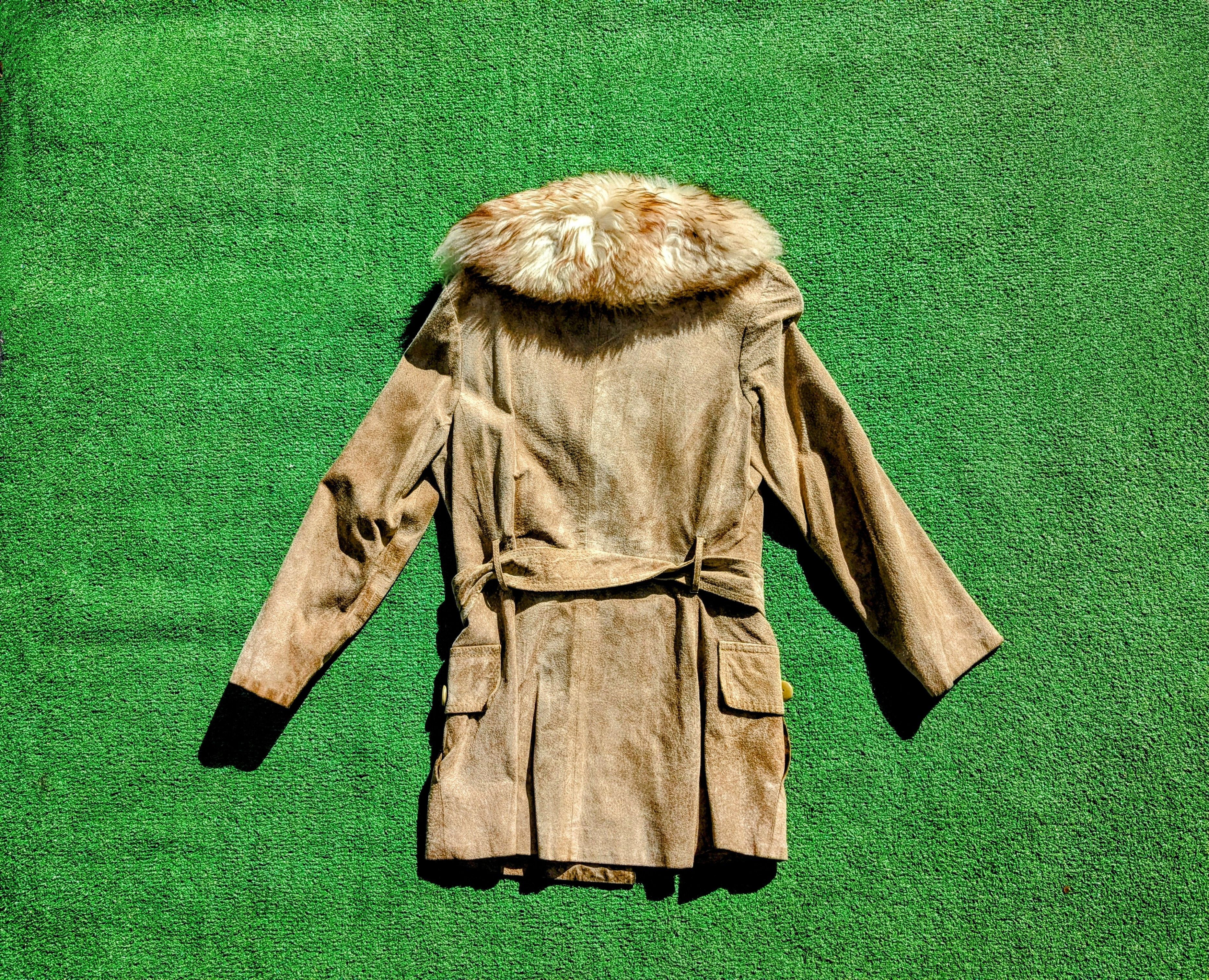 Vintage Vintage 1970s Petite Suede Fur Collar Button Trench Coat Size M / US 6-8 / IT 42-44 - 9 Thumbnail