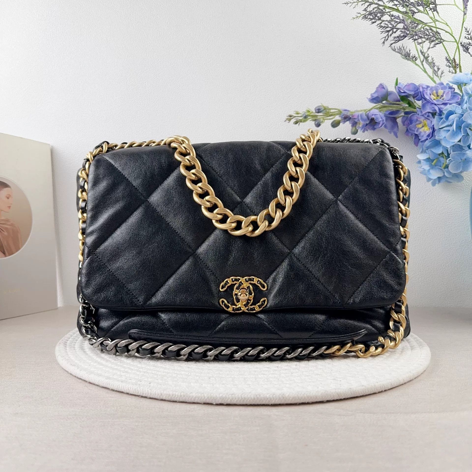 Chanel Pre-loved Bag Very good condition Size ONE SIZE - 1 Thumbnail