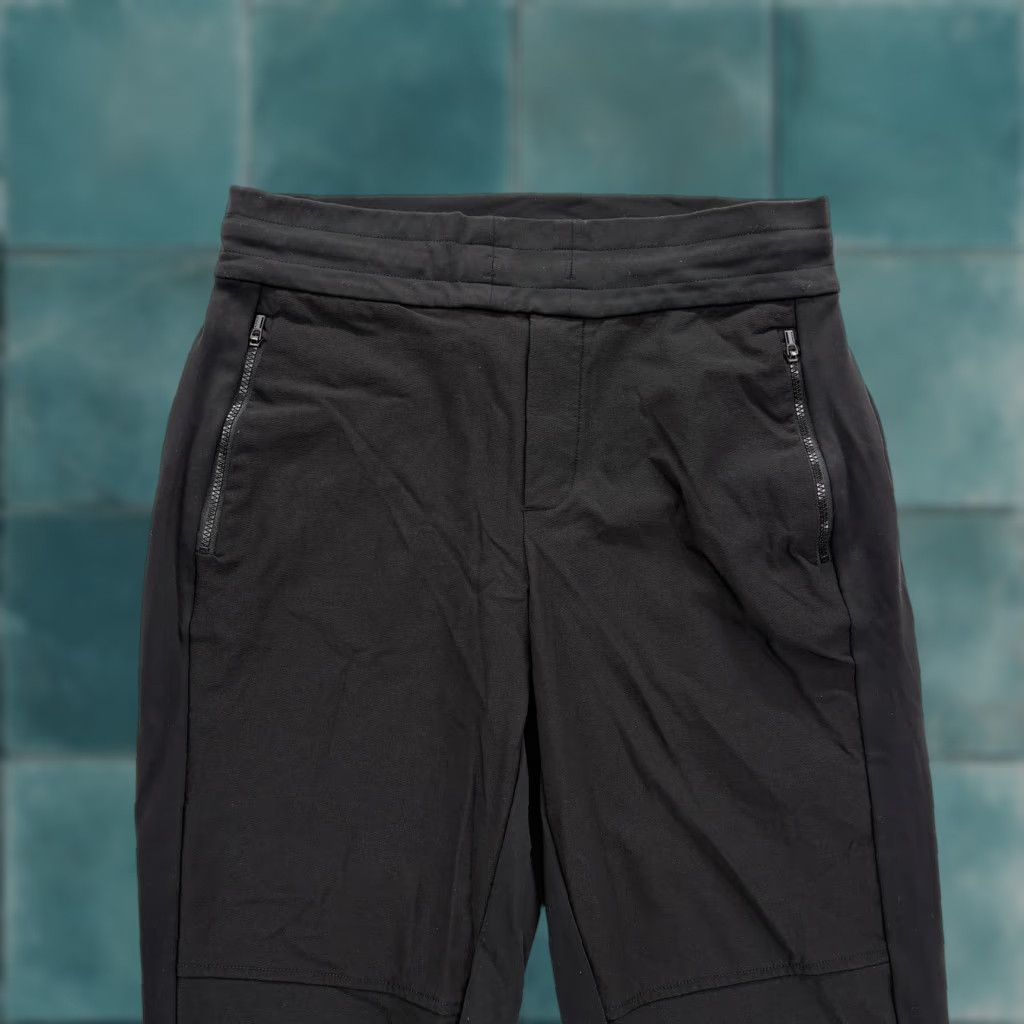 Athleta Athleta Jogger Pants Womens 6P Black Stretch Zip Pockets Tapered Gym Travel Yoga Size 28" / US 6 / IT 42 - 1 Thumbnail
