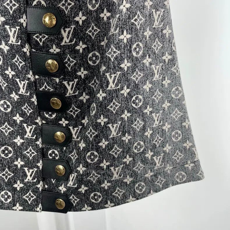 Louis Vuitton Louis Vuitton Denim Skirt Size 35" - 4 Thumbnail