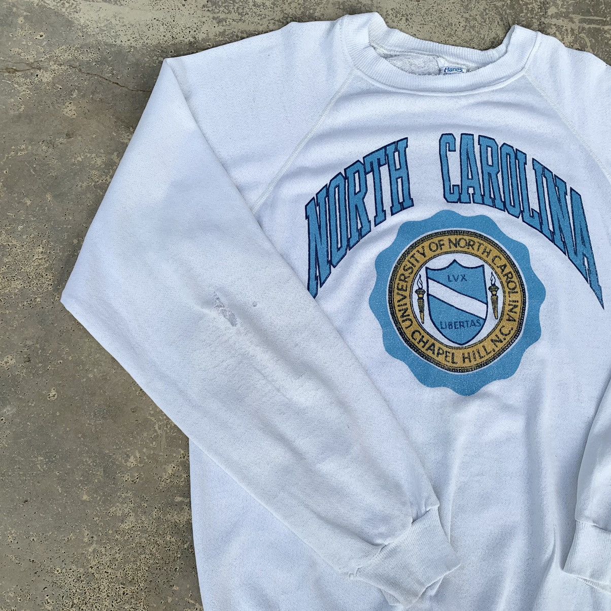 Hanes × Vintage Rare! Vintage 80s Distressed Hanes North Carolina University Size US L / EU 52-54 / 3 - 5 Thumbnail
