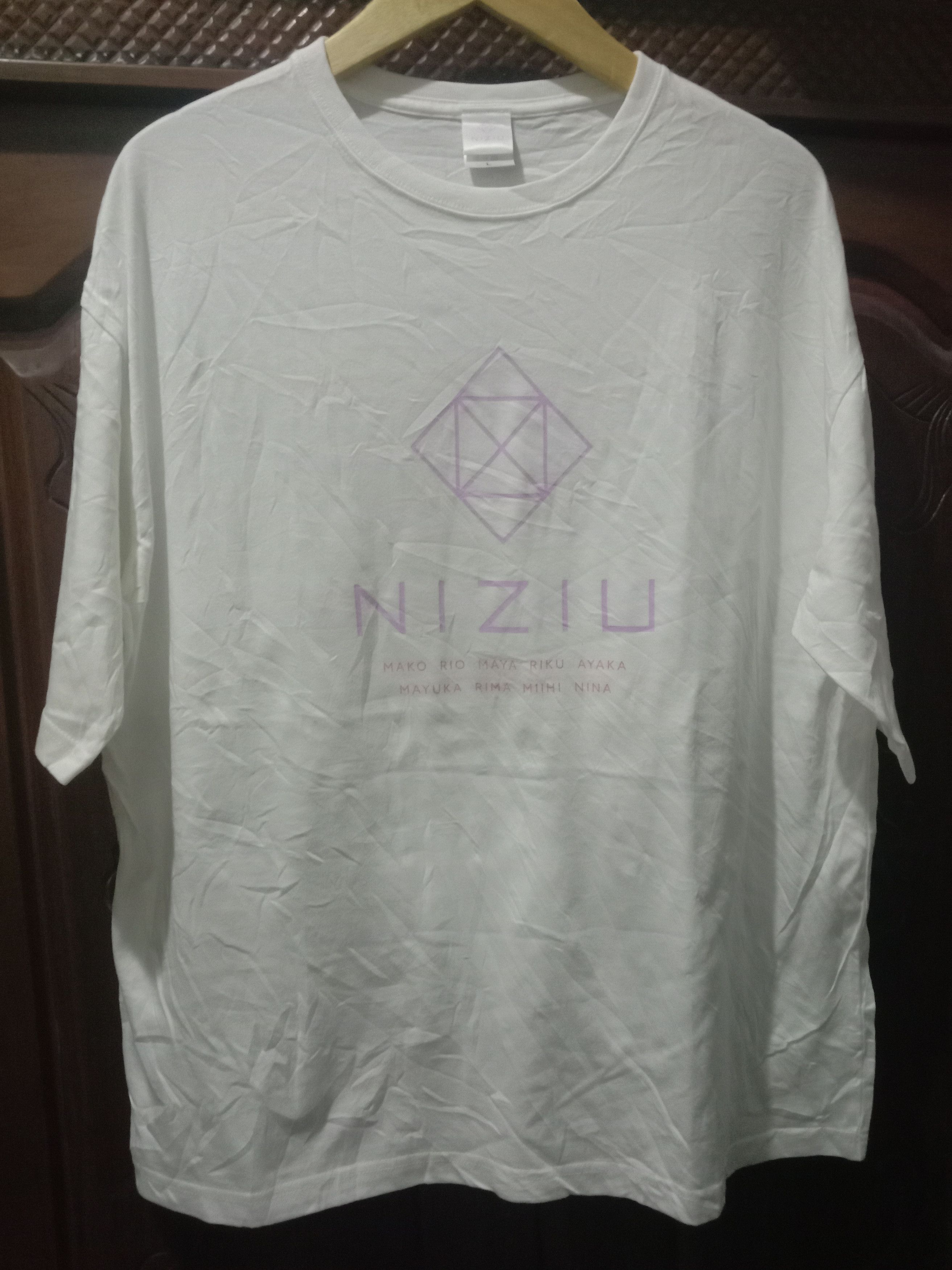 Japanese Brand T-shirt Girl band Korea Niziu Original Size L fit XL Size US XL / EU 56 / 4 - 1 Thumbnail