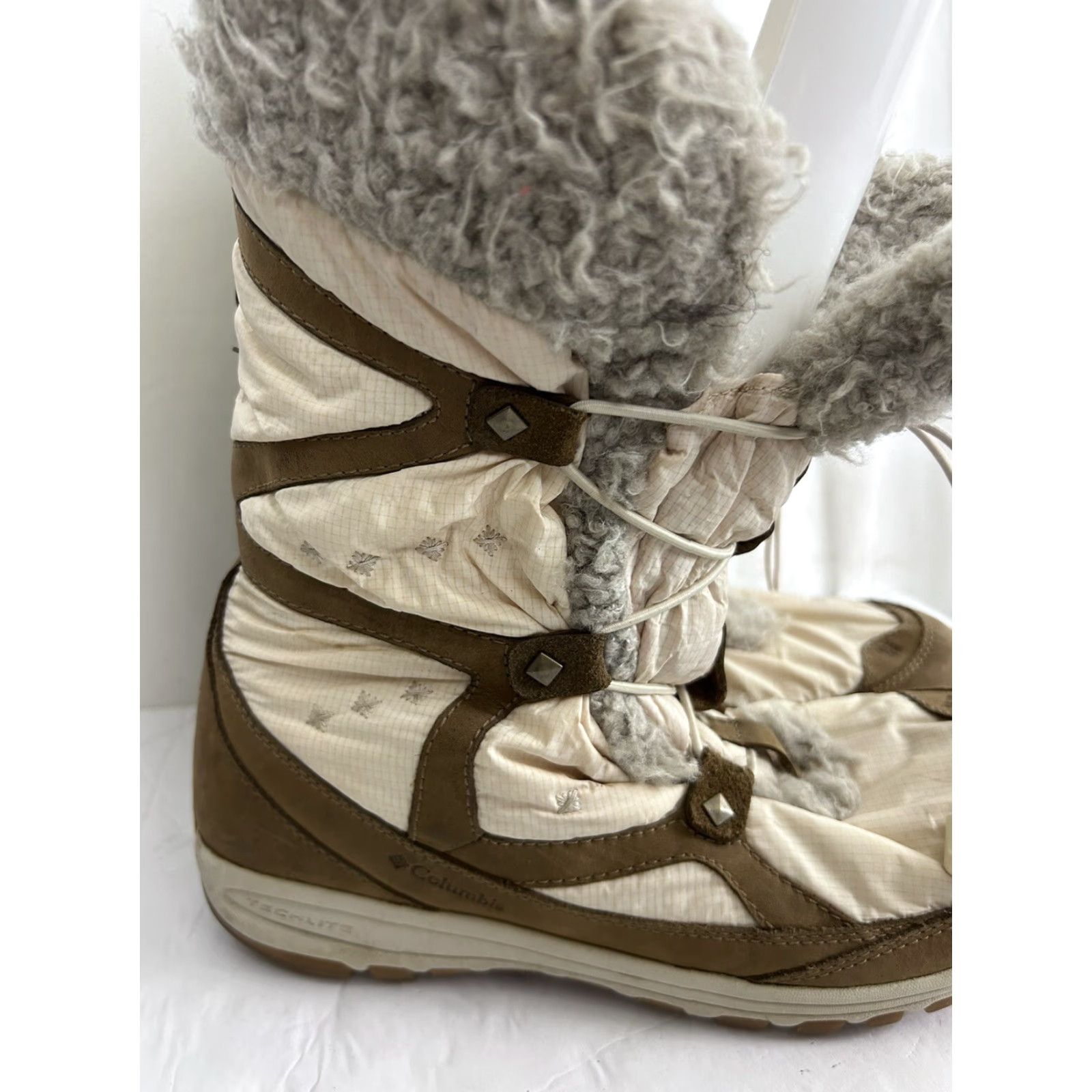 Vintage Columbia Boots Womens 10 Snow Boot Lined Brown White Faux Sherpa Outdoor Winter Hiking Womens Shoes Size US 10 / IT 40 - 3 Thumbnail