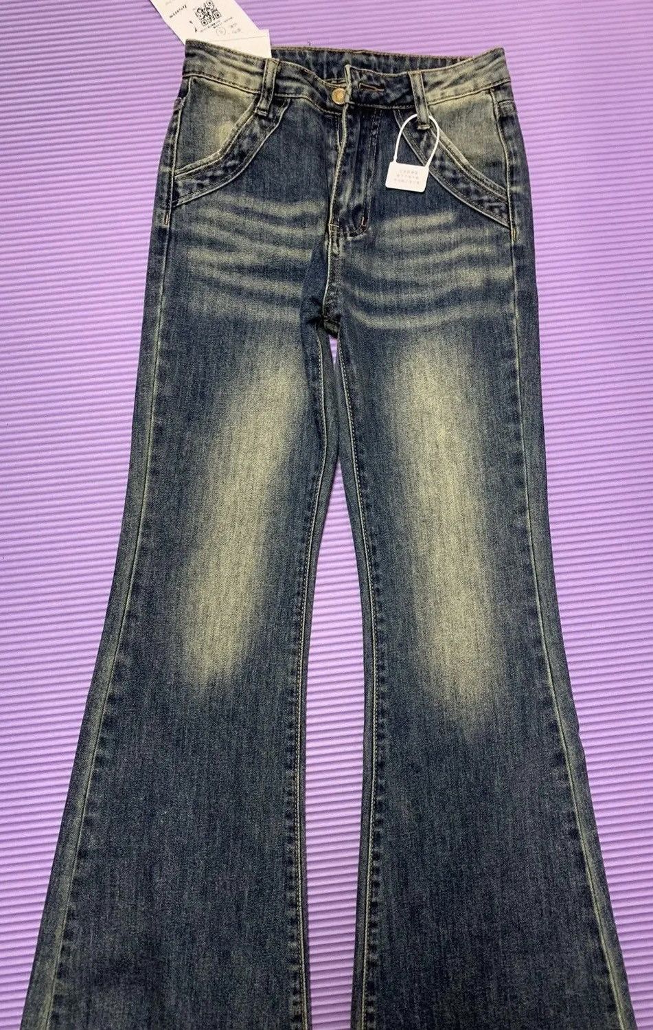 image of Women Vintage Blue High Waisted Jeans (Size 30)