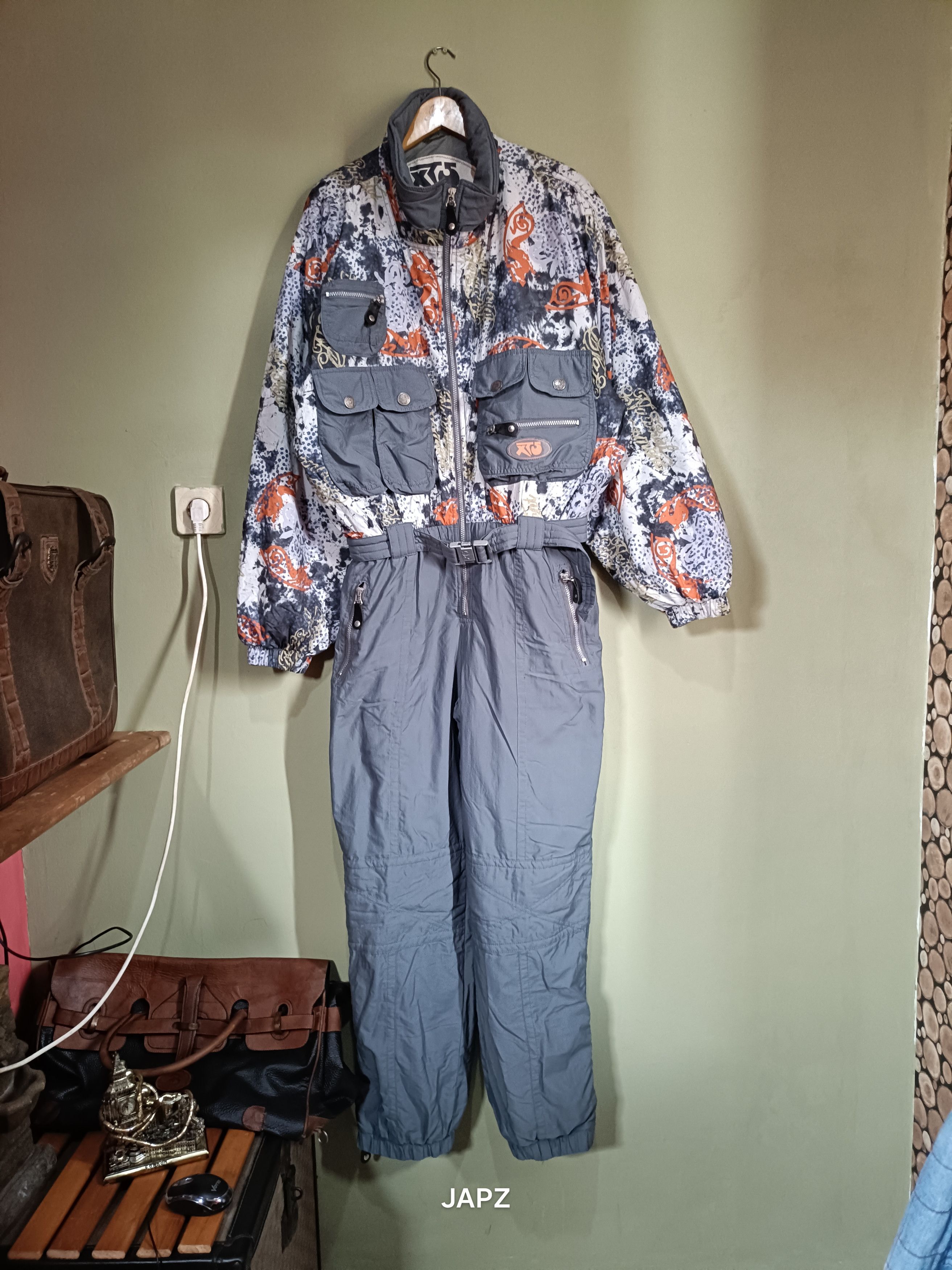 Vintage Vintage XT5 ski suit technical pockets 80s 90s Size US 40 / EU 56 - 8 Thumbnail