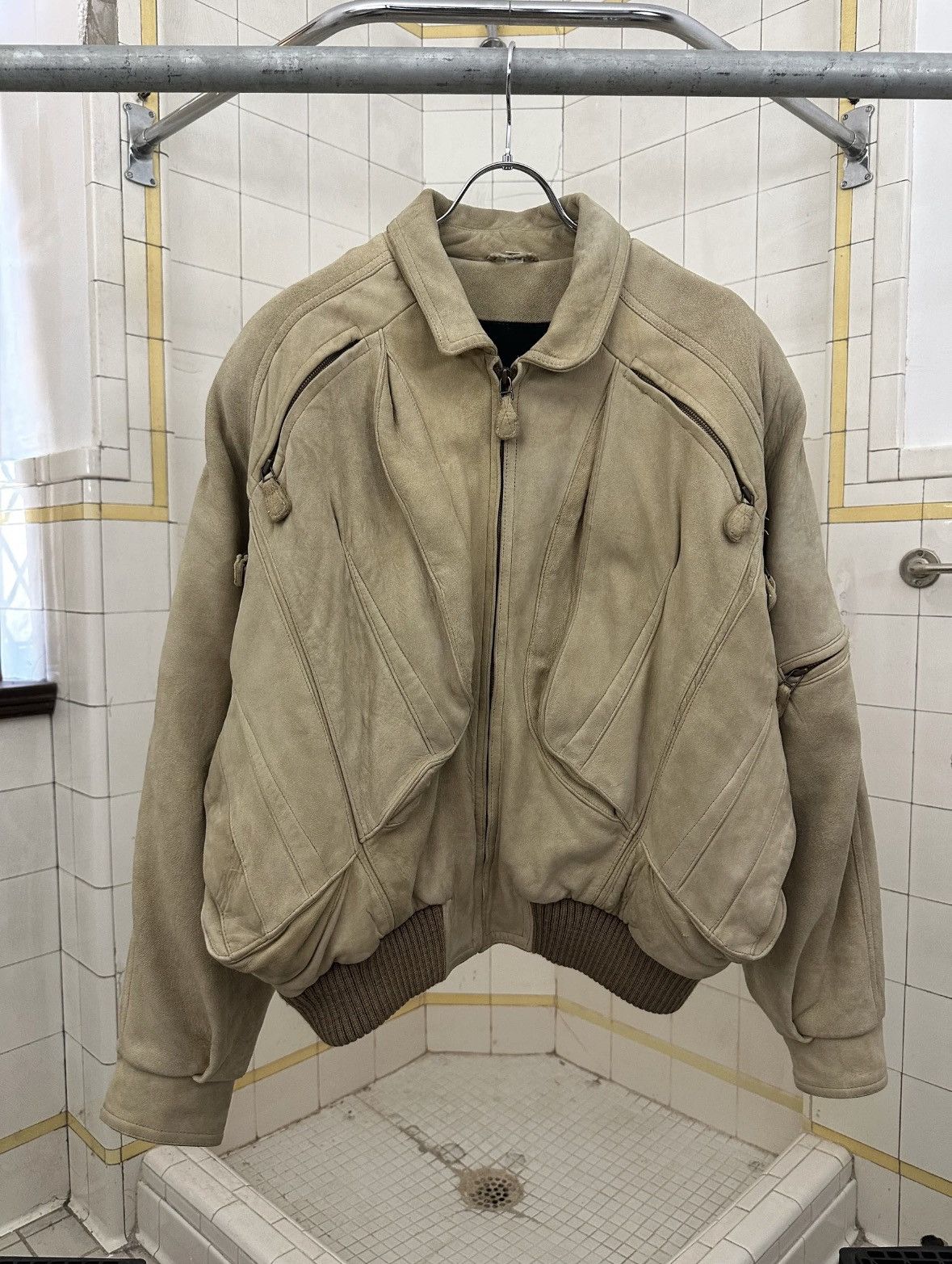 Vintage Vintage 80’s American Designer Suede Cargo Bomber Jacket Size US XL / EU 56 / 4 - 2 Thumbnail