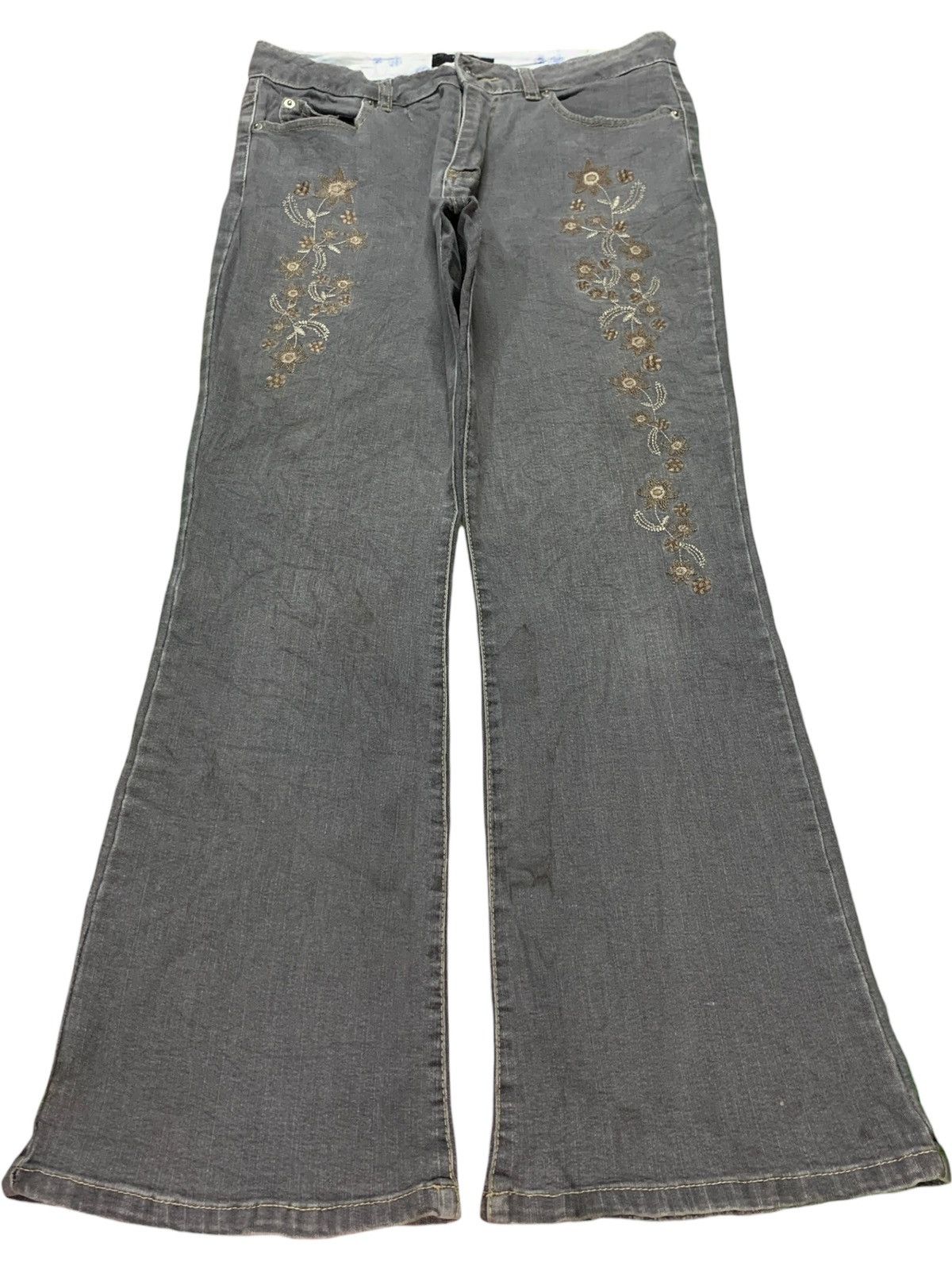 Japanese Brand SALES🔥Vintage Japanese Brand Floral Embroidery Flare Jeans Size 29" - 1 Thumbnail