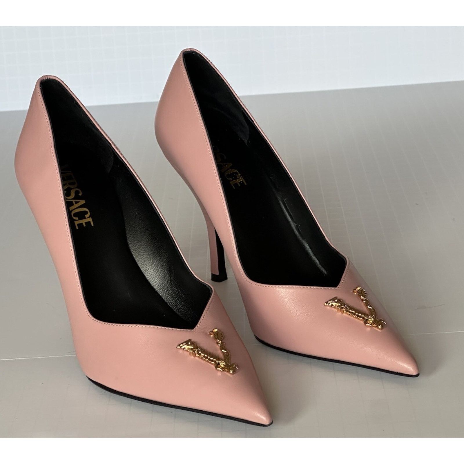 Versace Versace Women's Leather Pump Shoes Dark Rose 7 US 1014744 Size US 7 / IT 37 - 1 Thumbnail