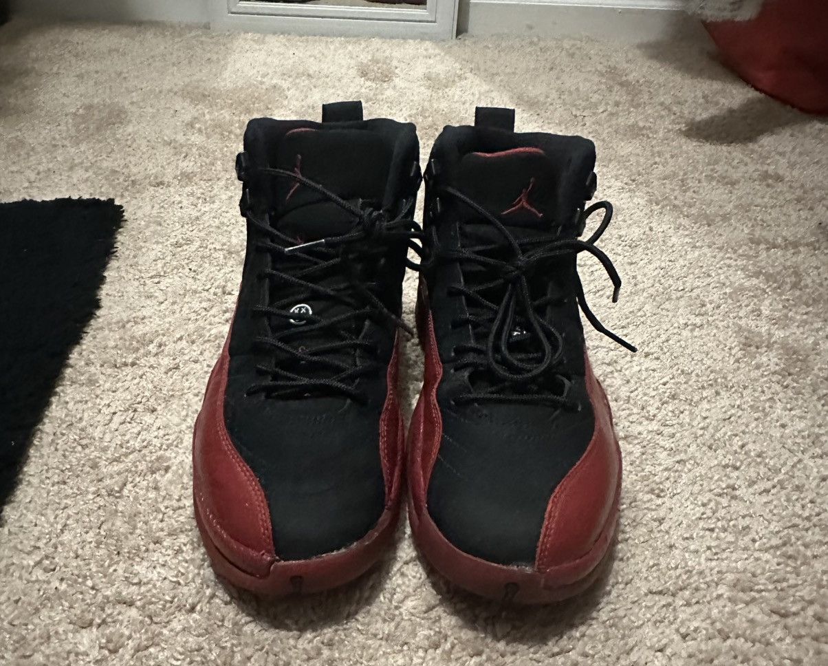 Jordan Brand 2009 Jordan 12 Flu Game Size US 9 / EU 42 - 2 Thumbnail