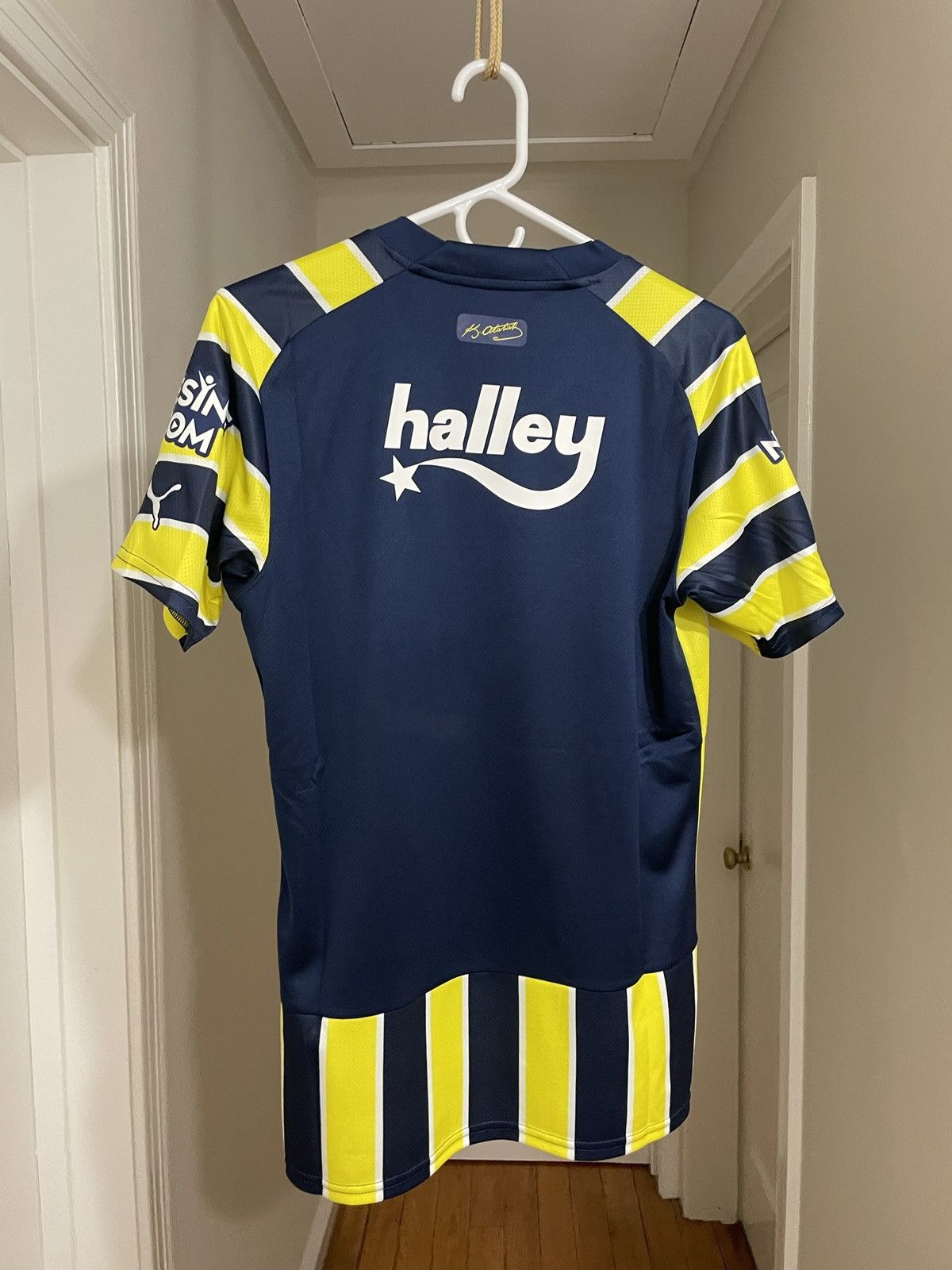 Puma Fenerbahce 2022 22/23 Home Soccer Jersey Football Shirt Size US S / EU 44-46 / 1 - 4 Thumbnail