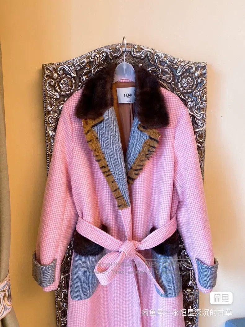 Fendi Fendi Pink wool classic women's long coat with mink fur co Size L / US 10 / IT 46 - 2 Thumbnail