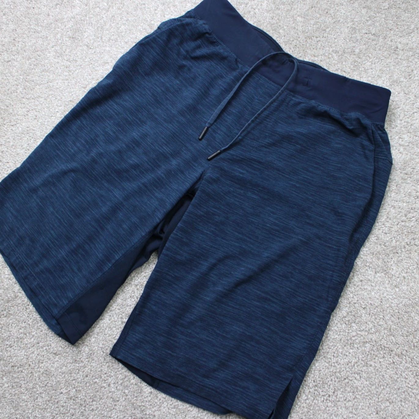 Lululemon Lululemon Mens Small Blue 11" Inseam Drawstring Stretch Workout Shorts Athletic Shorts Men’s Small Blue 11" Linerless Drawstring Stretch Workout Gym Size US 29 - 2 Thumbnail