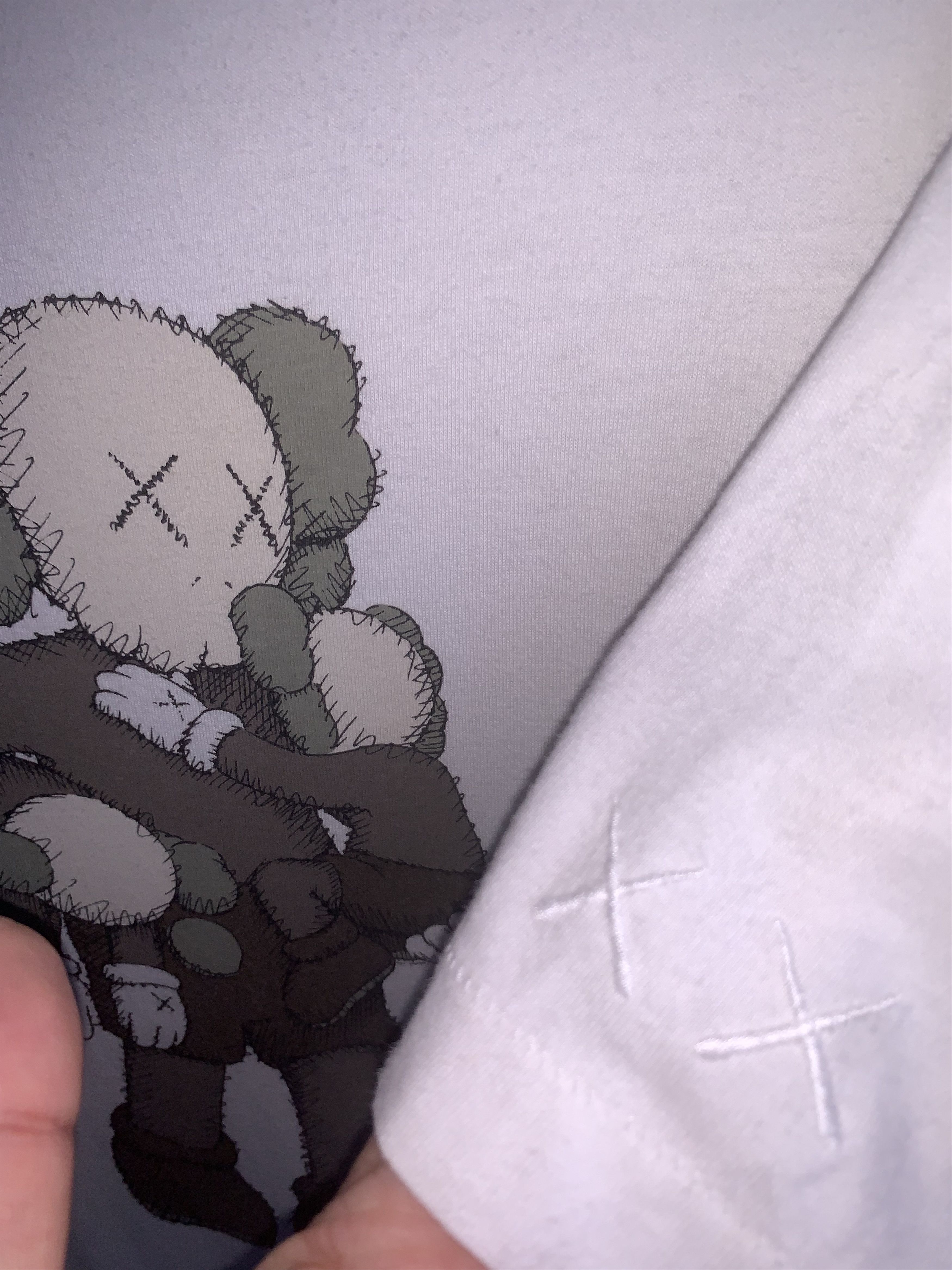 Kaws × Uniqlo Kaws Uniqlo Shirt Size US XL / EU 56 / 4 - 3 Thumbnail