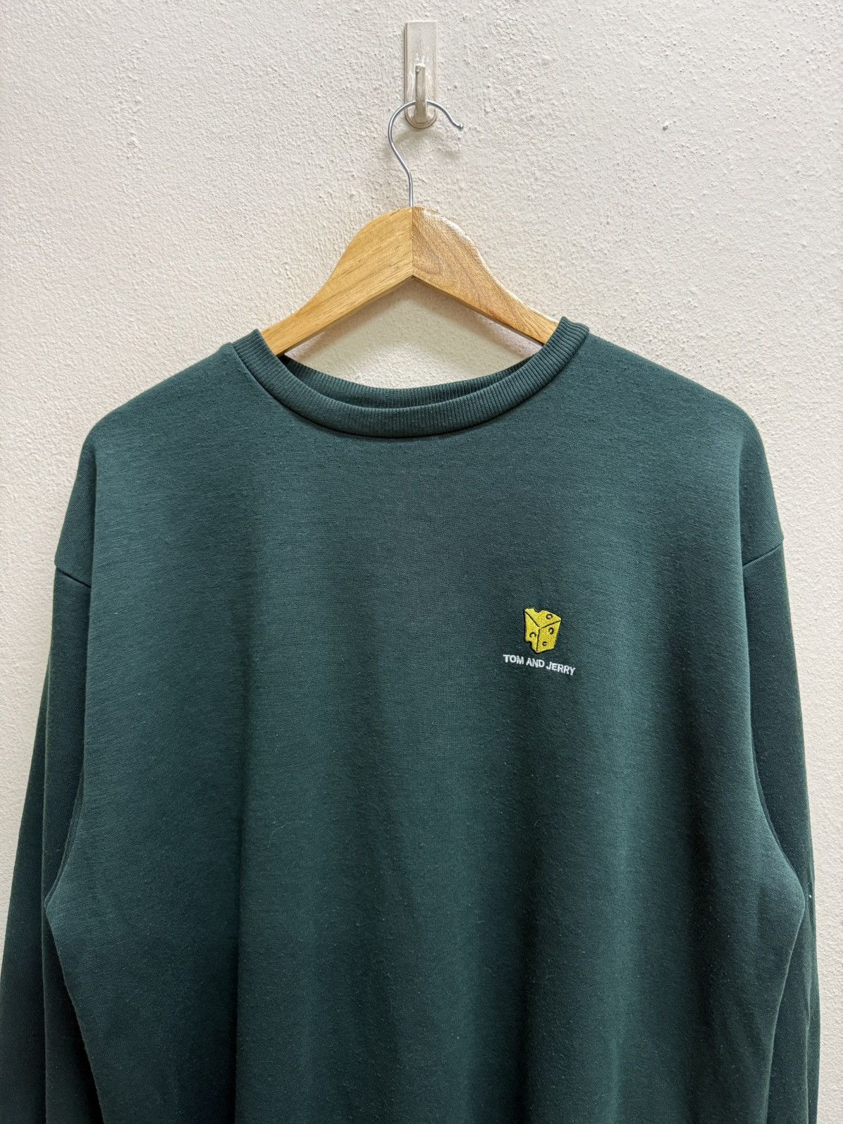 Cartoon Network Tom and Jerry Backhit Graphic Cartoon Movie Sweatshirt Size US XL / EU 56 / 4 - 16 Thumbnail