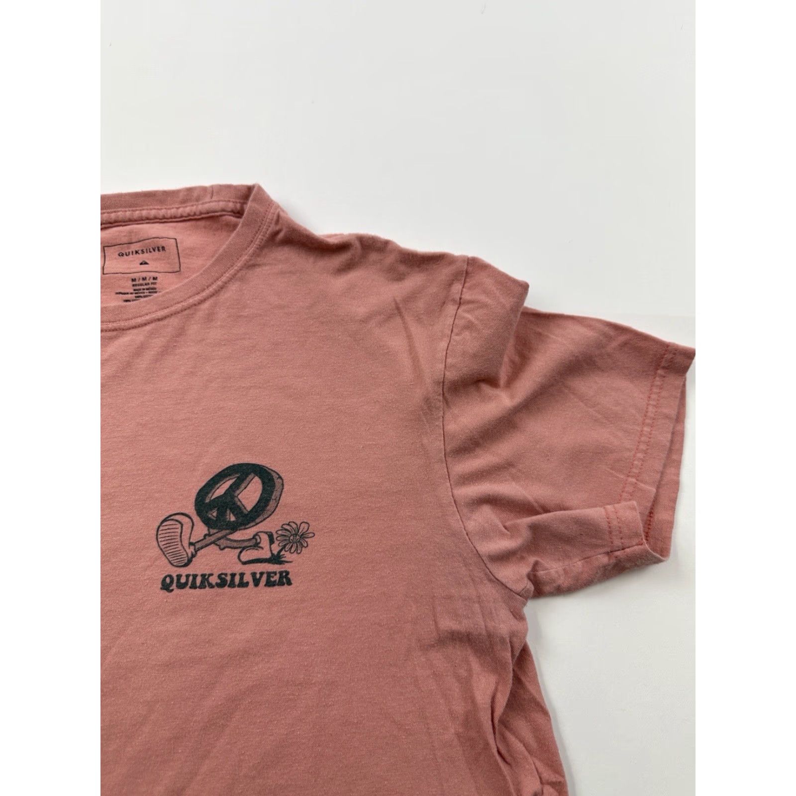 Quiksilver Quiksilver Shirt Mens Medium Peach Short Sleeve Peace Crew Neck T-Shirt Worldwide Positive Vibes USA Size US M / EU 48-50 / 2 - 3 Thumbnail