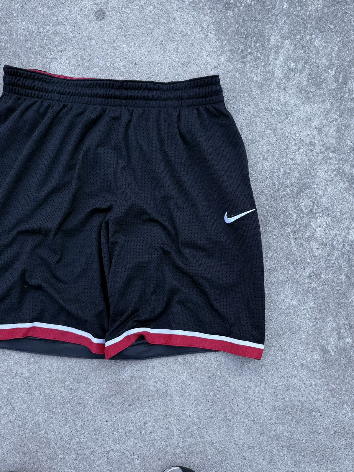 Nike Vintage Nike Y2K avantgarde streetwear shorts Size US 34 / EU 50 - 5 Thumbnail