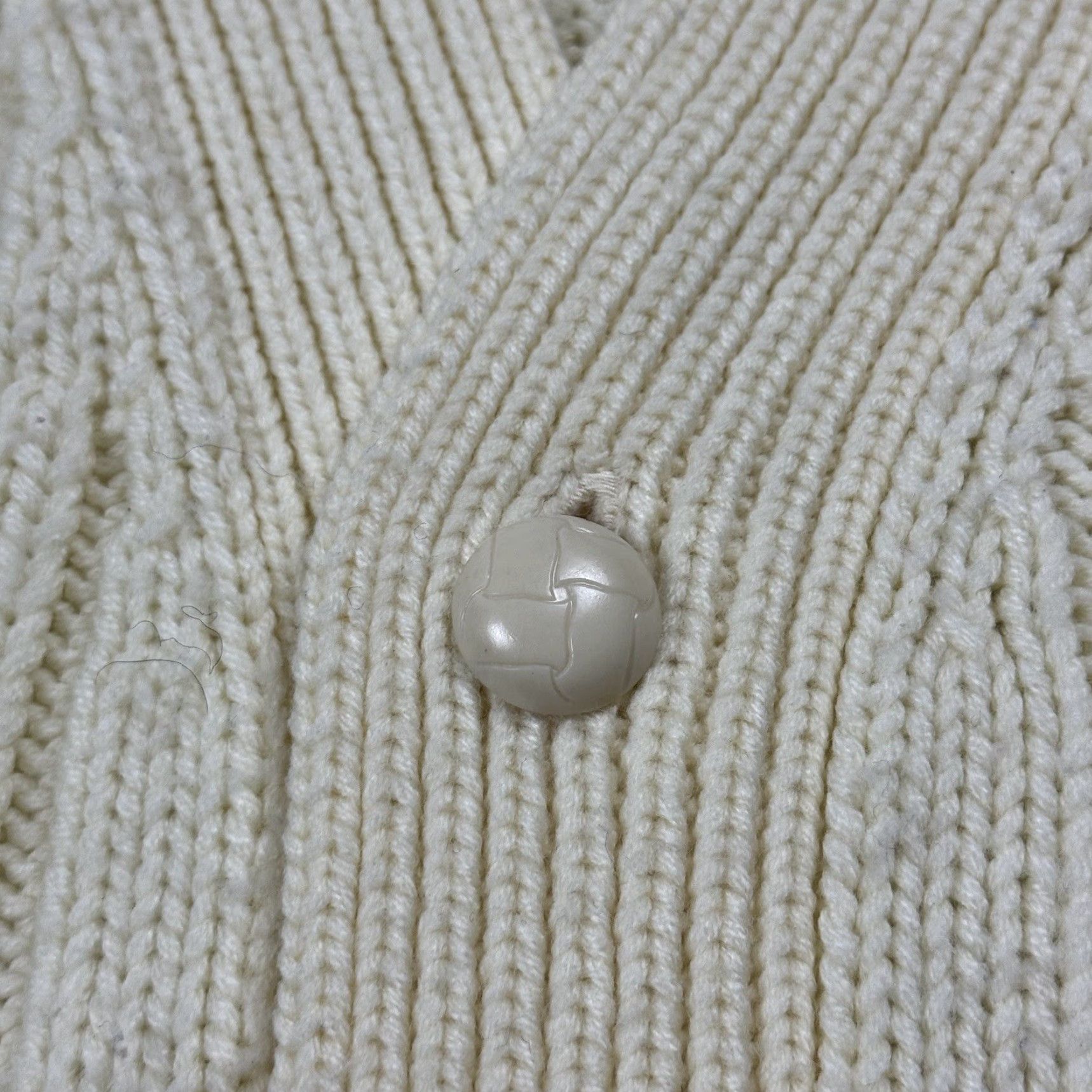 Vintage VINTAGE ALMY'S 80s IVORY CABLE KNIT BUTTON CARDIGAN XL WOMENS PREPPY Size XL / US 12-14 / IT 48-50 - 4 Thumbnail