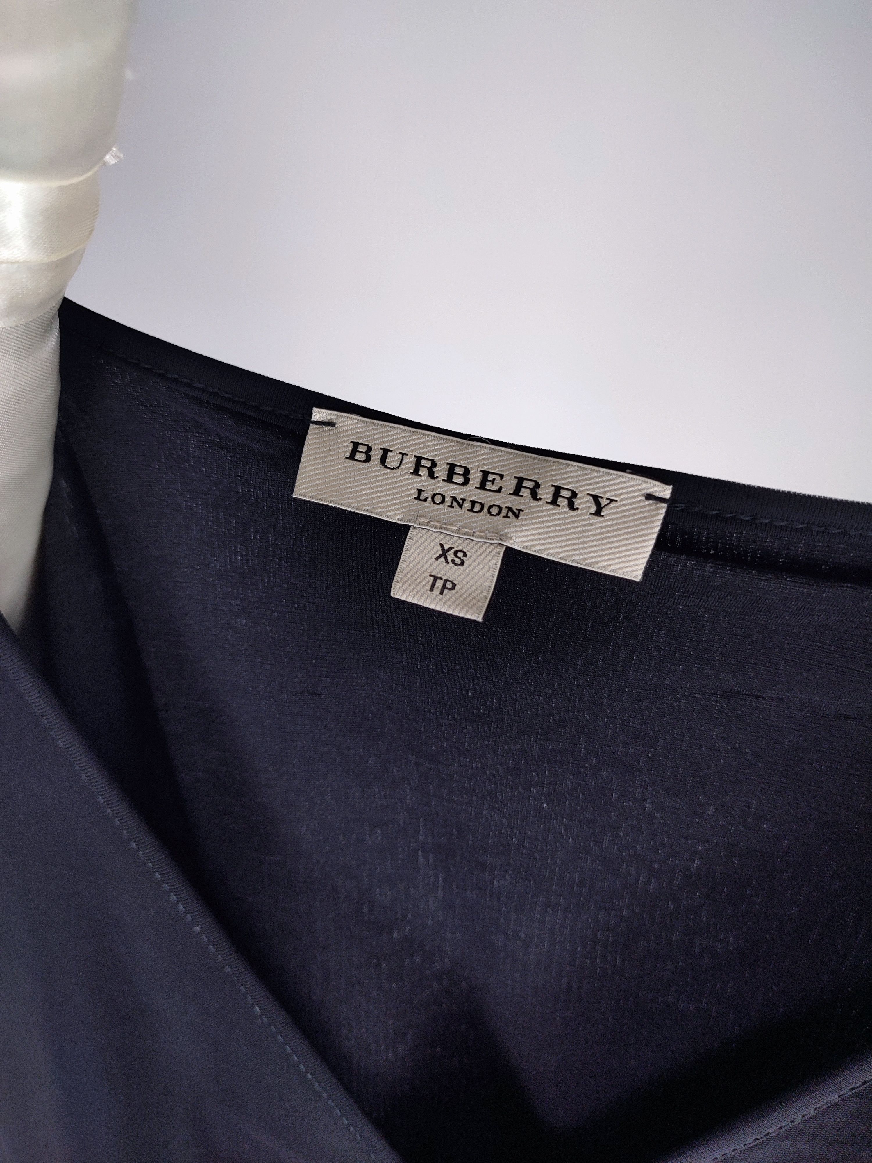Burberry Burberry ruffle black viscose pleated blouse tee shirt Size XS / US 0-2 / IT 36-38 - 6 Thumbnail