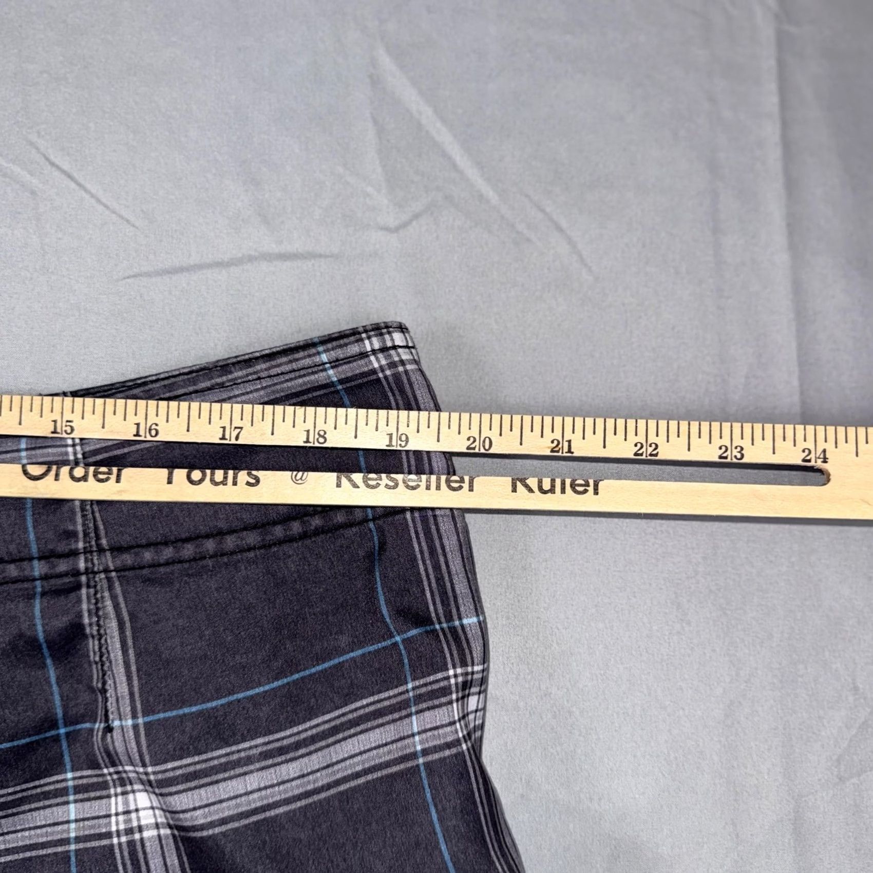 O'Neill O'Neill Board Shorts Mens 38 Gray Plaid Swim Trunks Cargo Pocket Surf Beach Mens Regular Fit) Size US 38 / EU 54 - 5 Thumbnail