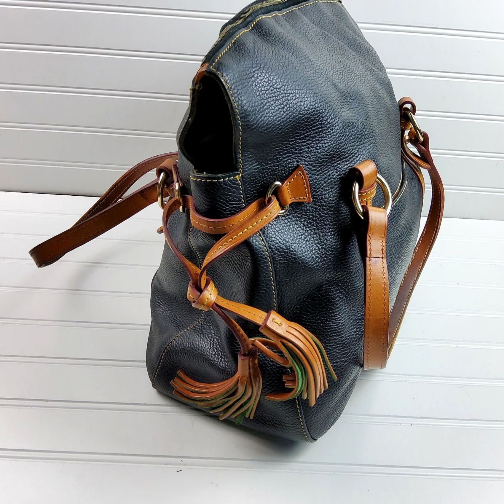 Dooney & Bourke Dooney & Bourke Pebbled Leather Large Domed Tote Shoulder Handbag Purse Woman Pebble Leather Tote Size ONE SIZE - 5 Thumbnail