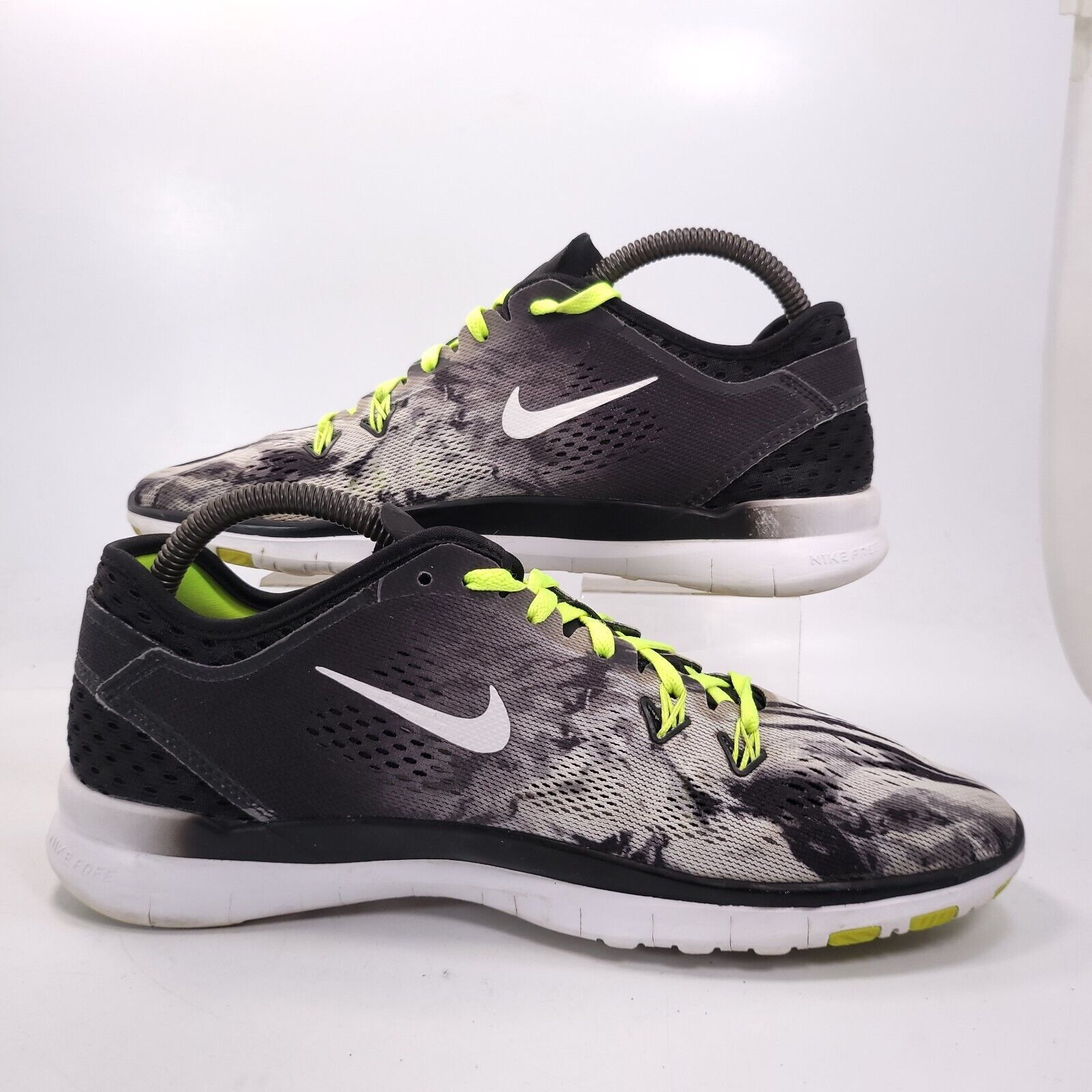 Nike Nike Free TR Fit 5 Shoe Womens Size 9 704695-014 Black White Size US 9 / IT 39 - 6 Thumbnail
