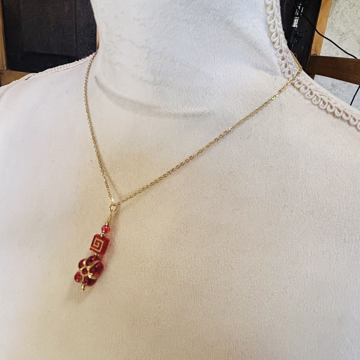 Handmade Handcrafted elegant glass beaded pendant on chain necklace Size ONE SIZE - 4 Thumbnail