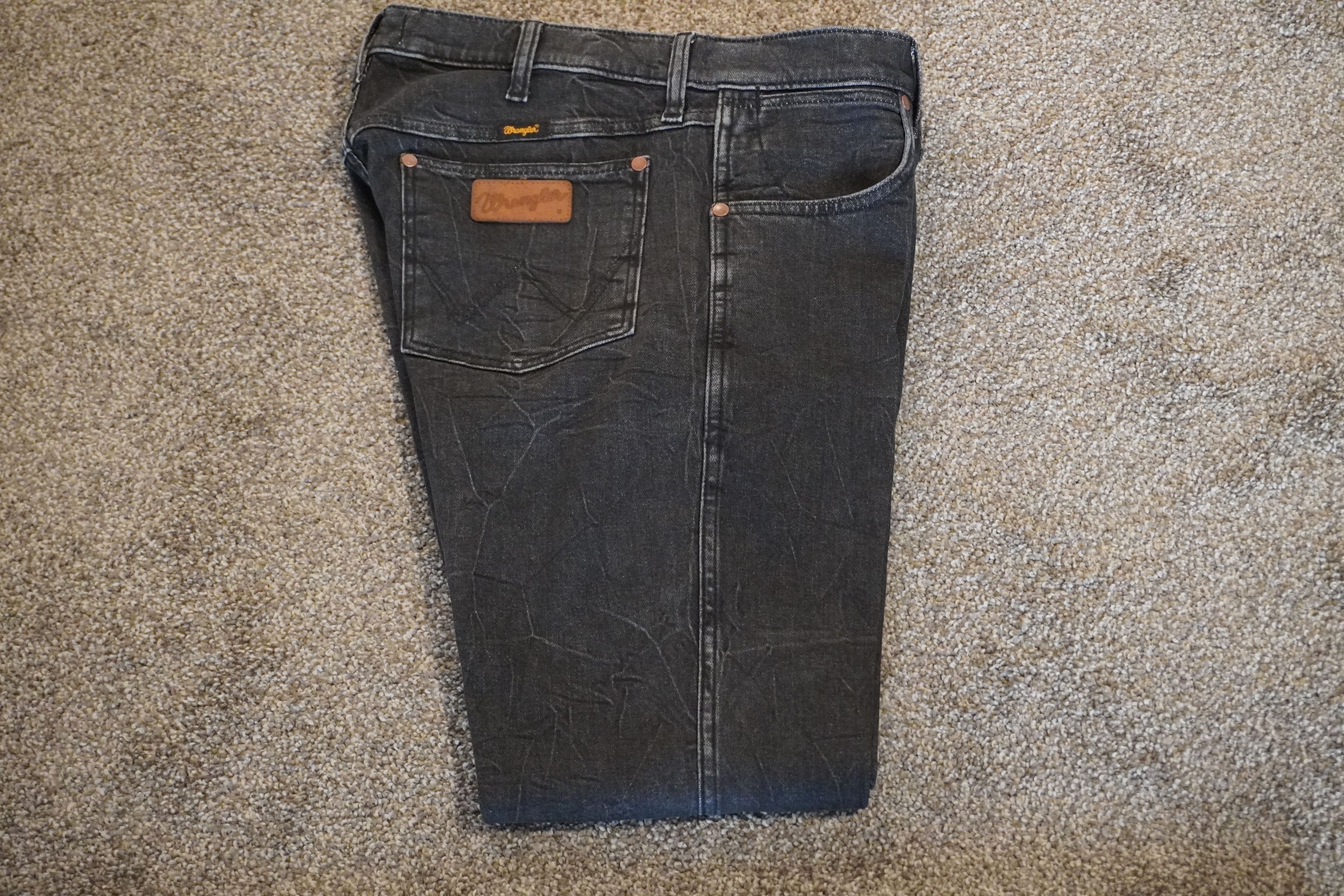 Wrangler DISTRESSED GREY WRANGELR DENIM Size US 33 - 1 Thumbnail
