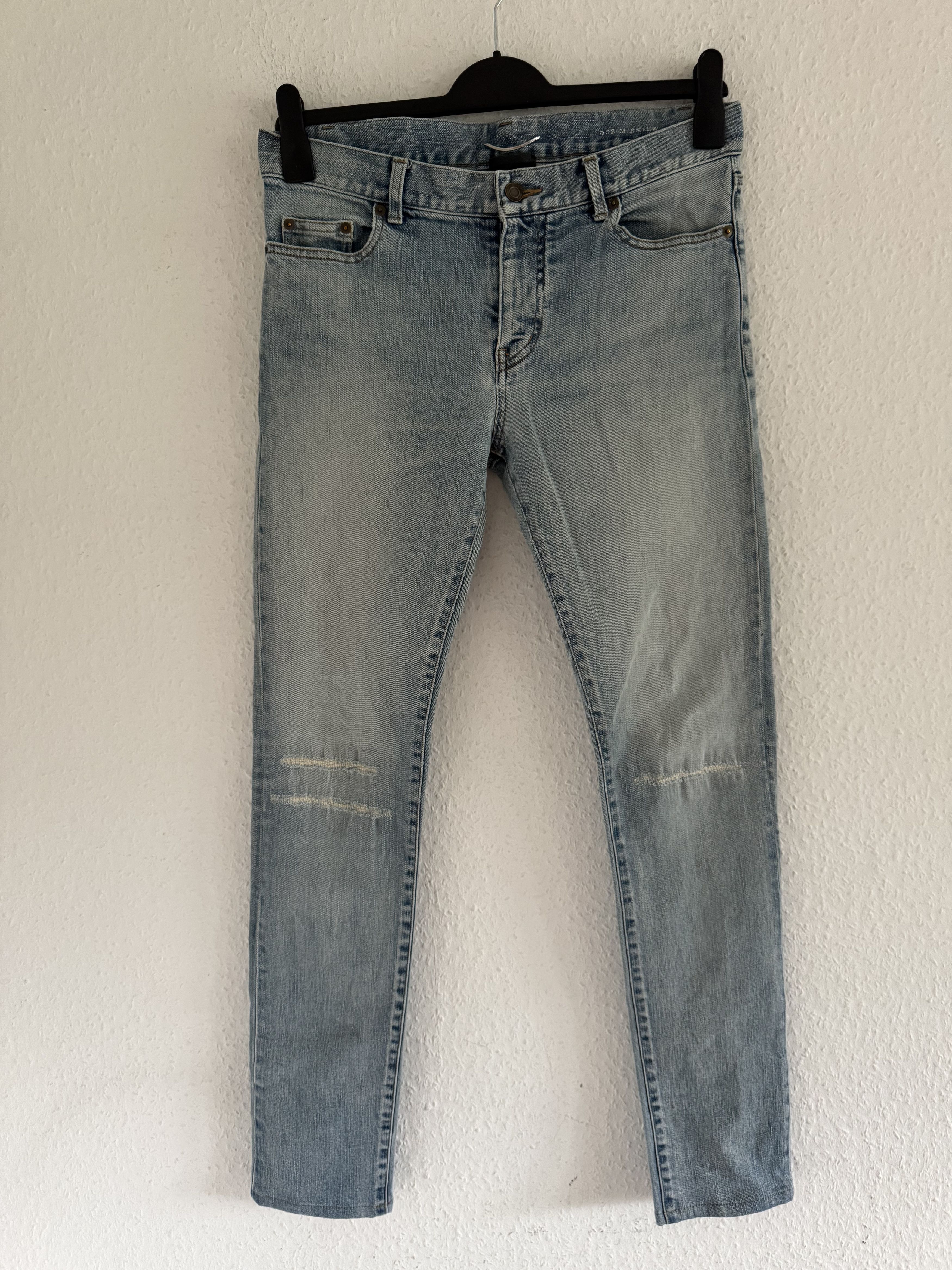 D02 M/SK-LW Repaired Knee Jeans
