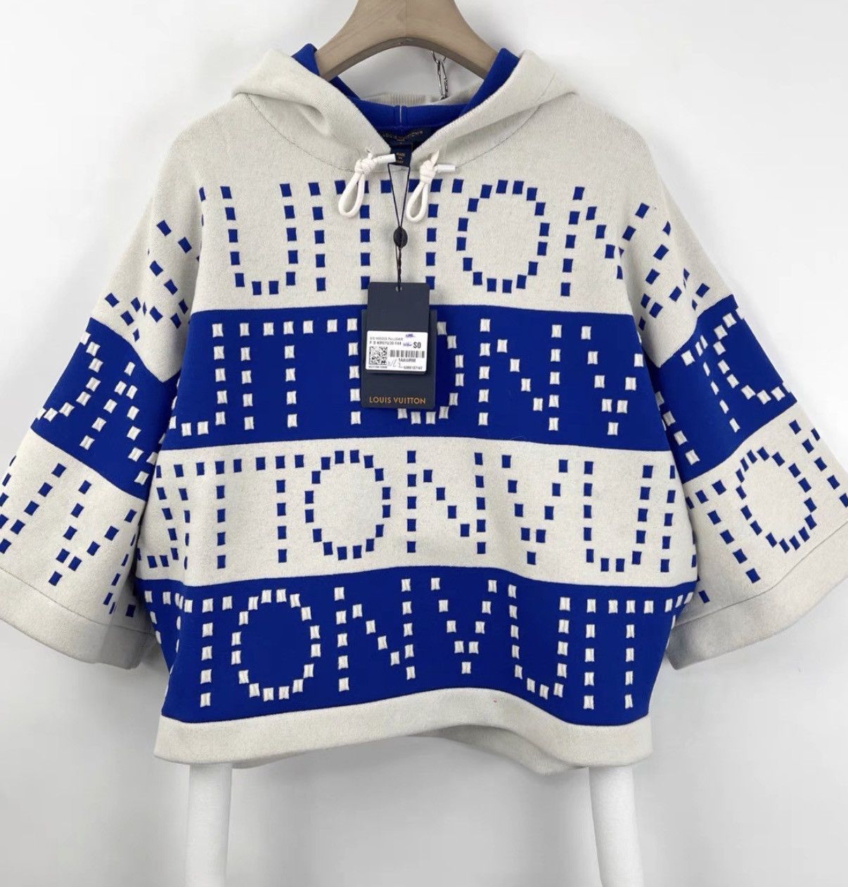 Louis Vuitton Louis Vuitton Dashed Letter Logo Cape Hoodie K12 Size S / US 4 / IT 40 - 1 Thumbnail