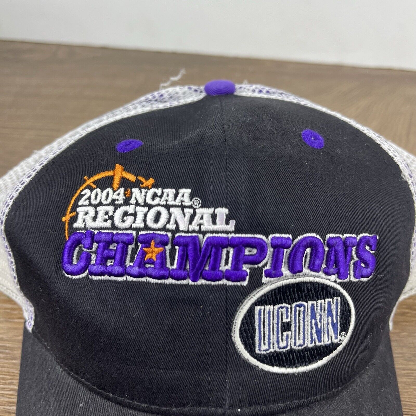New Era UCONN Huskies Hat 2004 Regional Champions Hat Adjustable Bla Size ONE SIZE - 7 Thumbnail