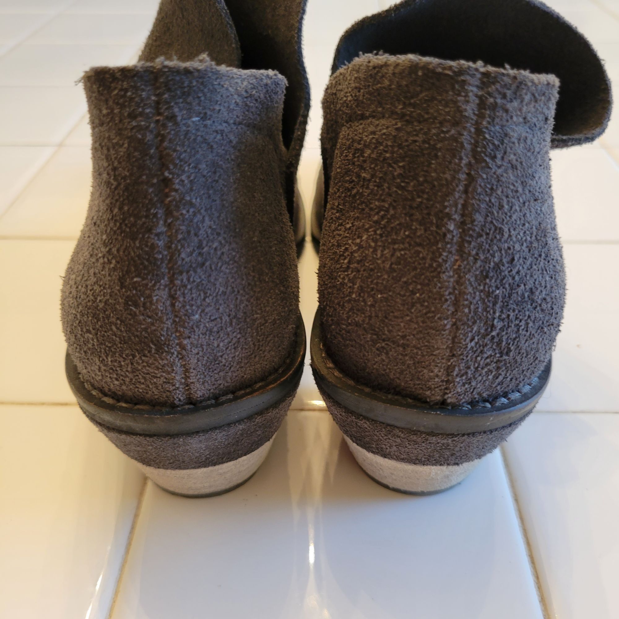 Vintage Kelsi Dagger Brooklyn Gray Suede Ankle Boots 7 KENMARE Size US 7 / IT 37 - 3 Thumbnail