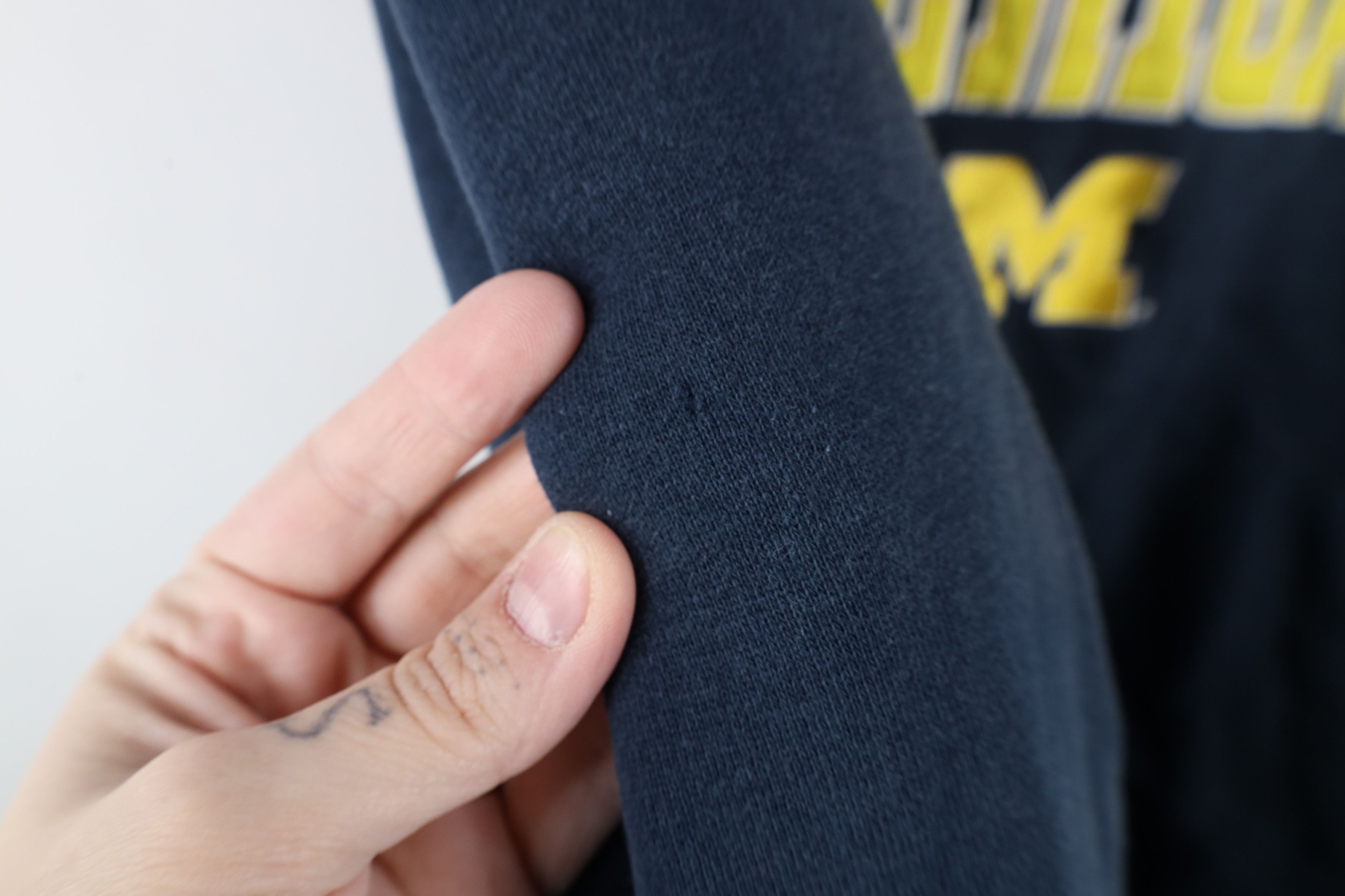 Vintage Vintage 90s University of Michigan Hoodie Sweatshirt Blue Size US L / EU 52-54 / 3 - 9 Thumbnail