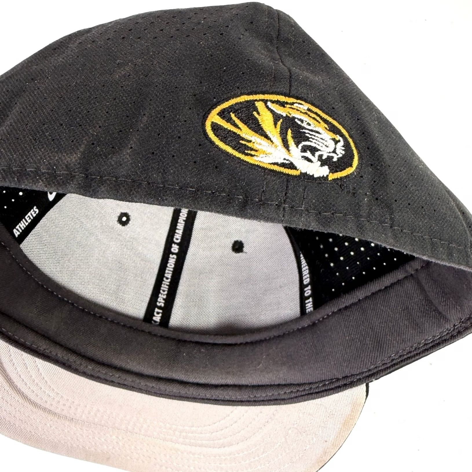 Nike Nike Missouri Tigers Baseball Cap Mizzou Fitted 7 1/4 Black Gold NCAA Mens Size ONE SIZE - 7 Thumbnail