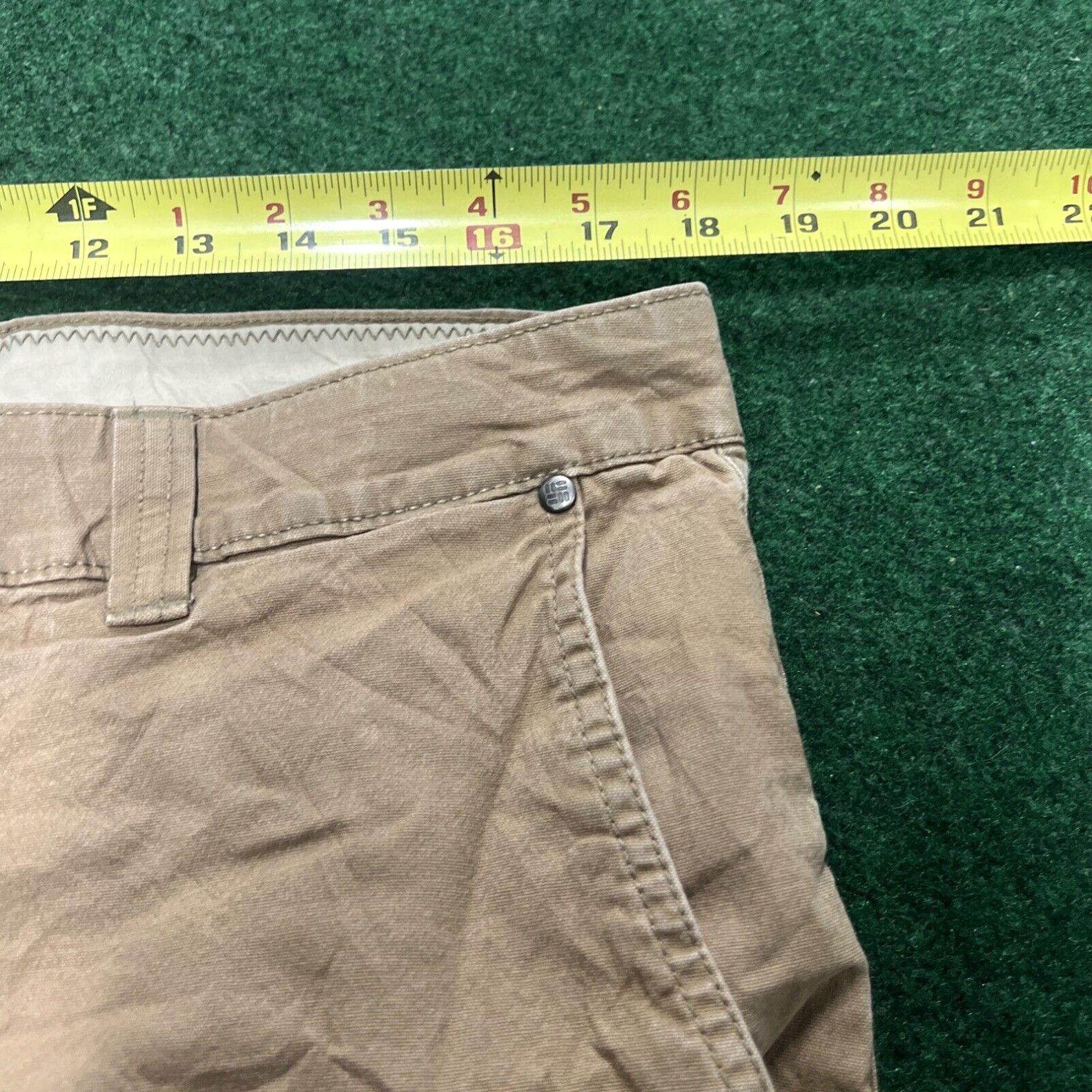 Vintage Columbia Hiking Cargo Shorts Men's Size 36W X 10L Brown Khaki Pockets Outdoor Size US 36 / EU 52 - 6 Thumbnail