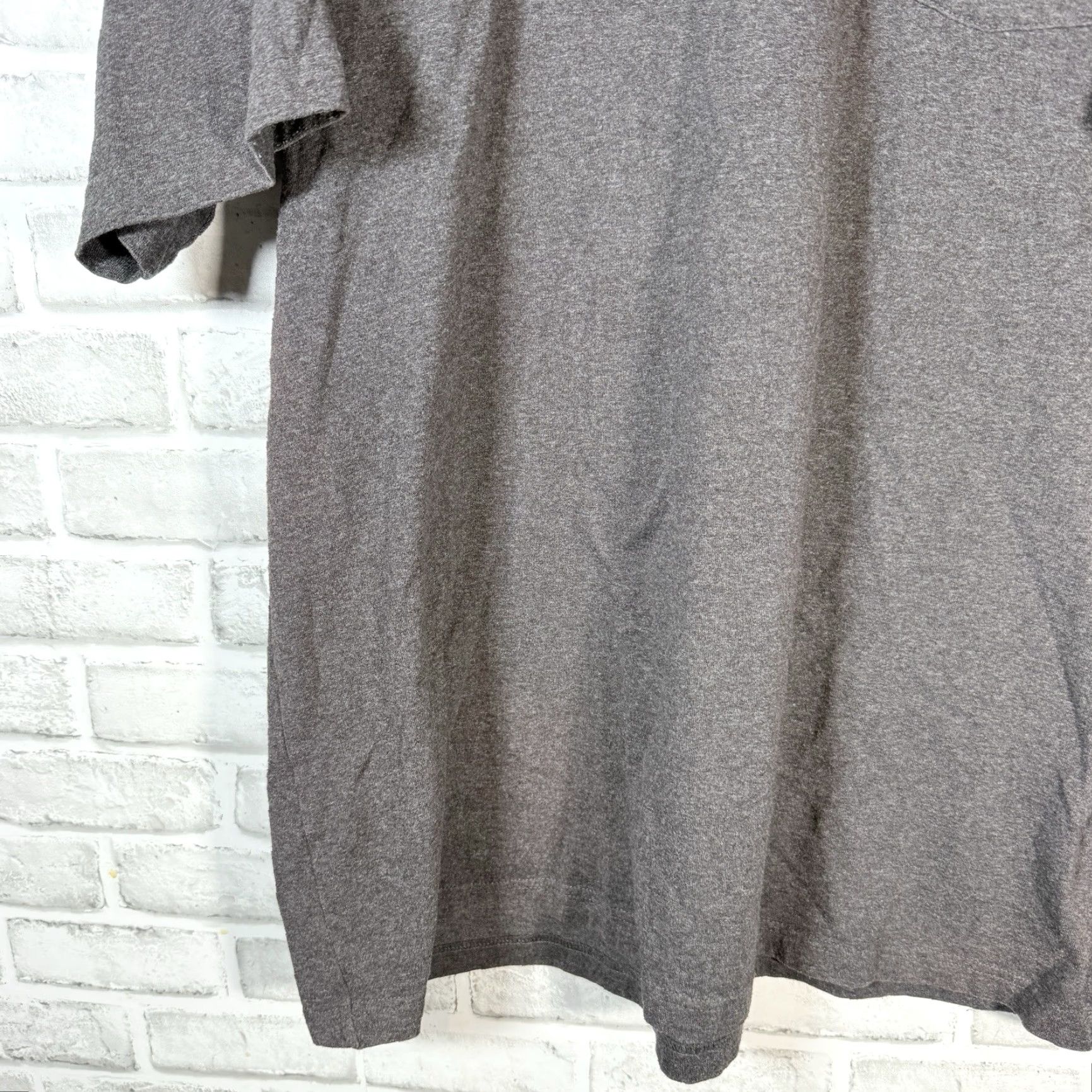 Carhartt VINTAGE Carhartt Gray Original Fit Pocket Tee Mens Size XLT Size US XL / EU 56 / 4 - 3 Thumbnail