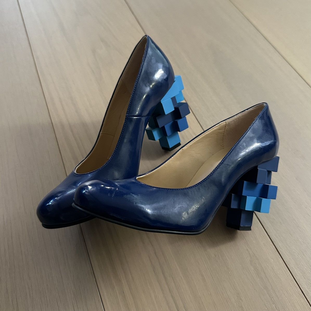 ANREALAGE AW2011 Pixelated Pumps Size US 6.5 / IT 36.5 - 7 Thumbnail