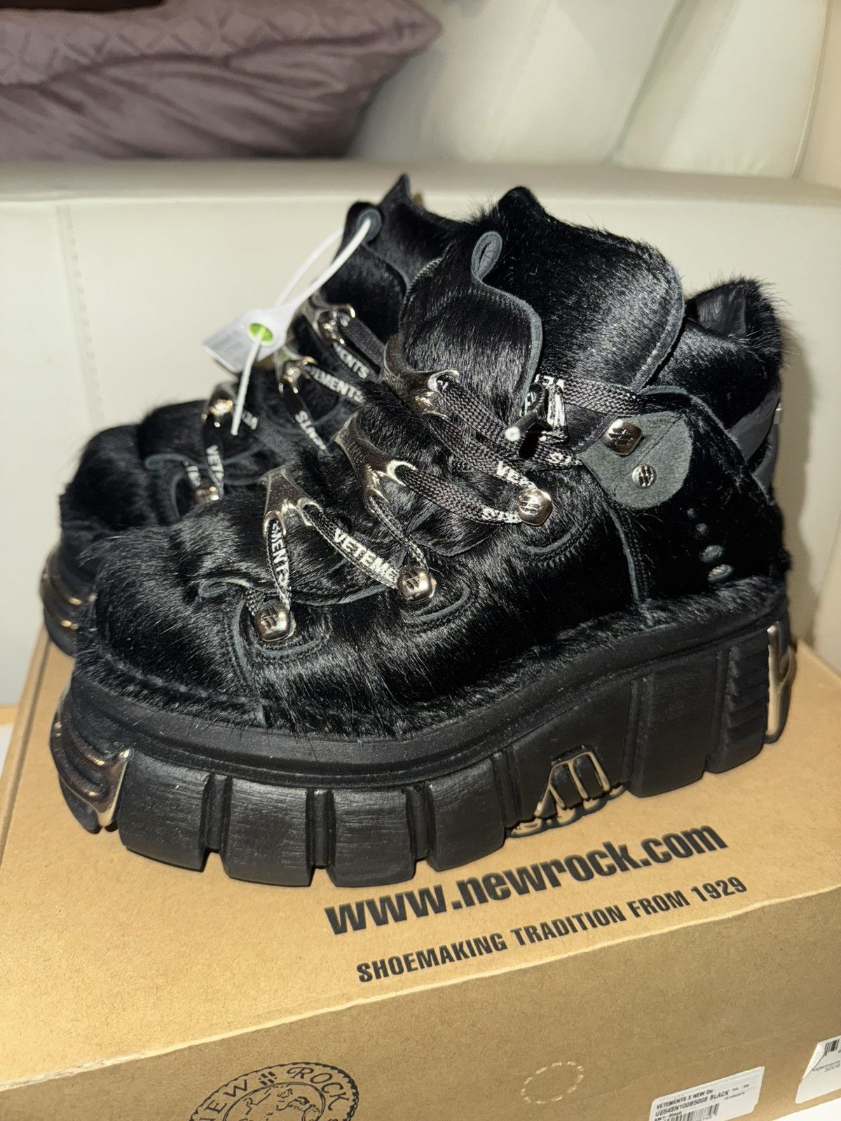 New Rock × Vetements Vetements x New Rock Black Horse Hair Platforms Size US 7 / IT 37 - 3 Thumbnail
