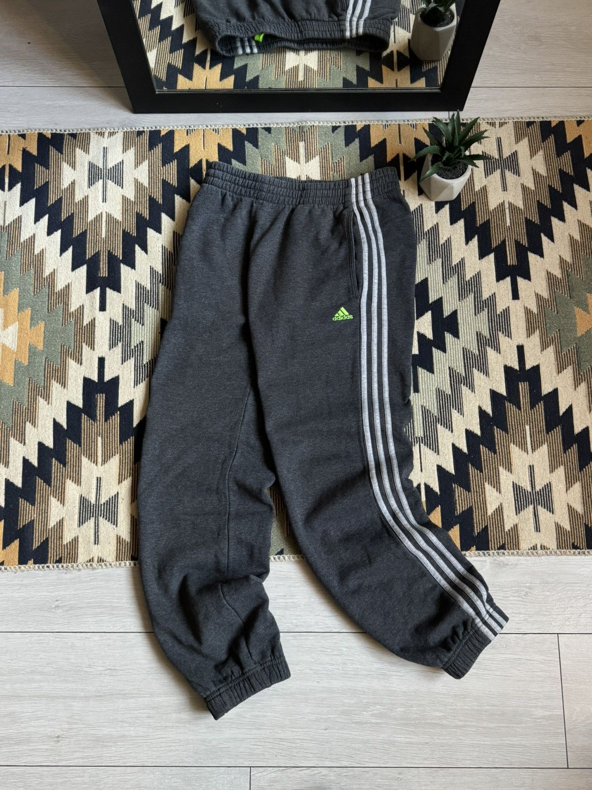 Adidas Vintage Adidas Baggy 3Stripes Sweatpants Size US 30 / EU 46 - 1 Thumbnail