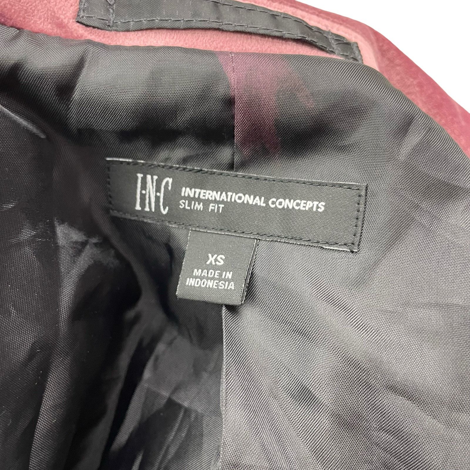 I.N.C NEW INC International Concepts Men's Velvet Slim Tuxedo Suit Size 34R - 7 Thumbnail