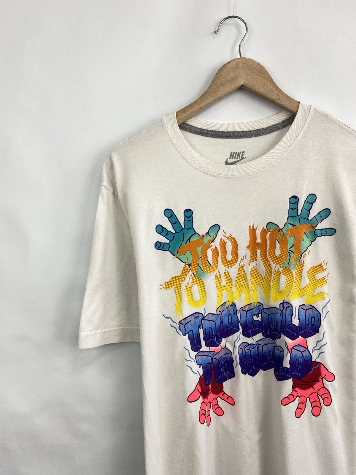 Nike 🔥❄️Vintage Y2K Nike To Hot To Handle Too Cold To Hold T-Shirt Size US XL / EU 56 / 4 - 2 Thumbnail