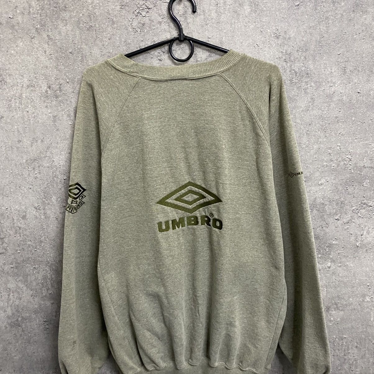 Umbro Vintage Umbro Sweatshirt Big Logo Size XL Streetwear Size US XL / EU 56 / 4 - 10 Thumbnail