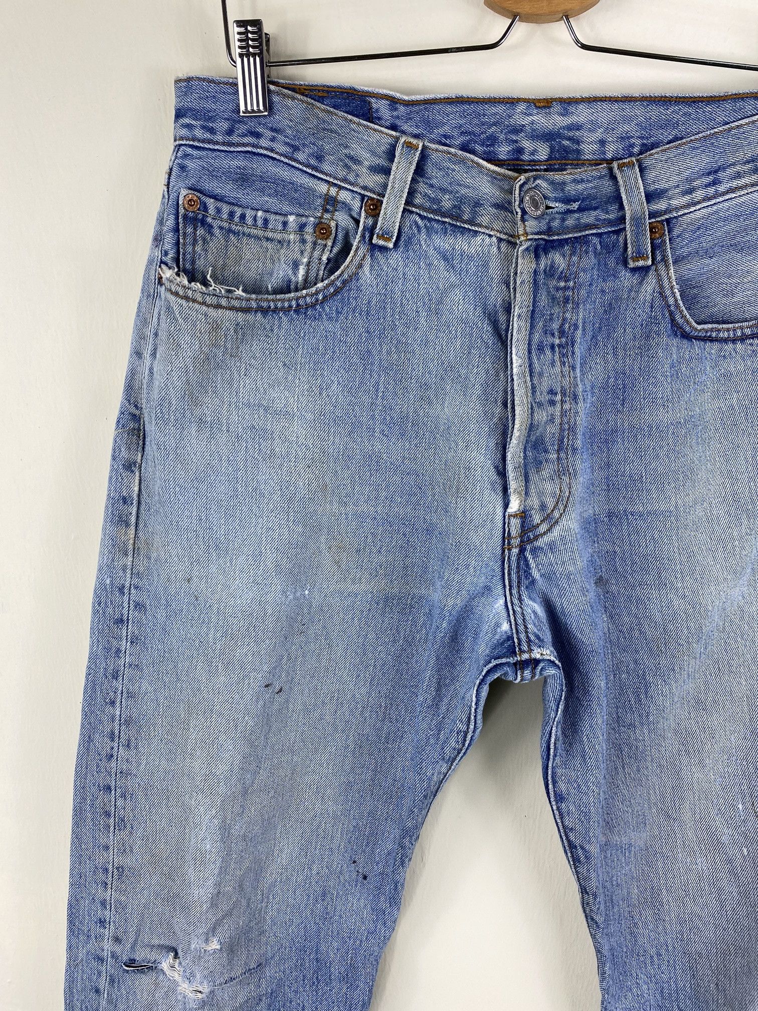 Levi's Vintage Clothing Vintage Levis 501 90s distressed dirty denim W33x29 inch Size US 33 - 9 Thumbnail