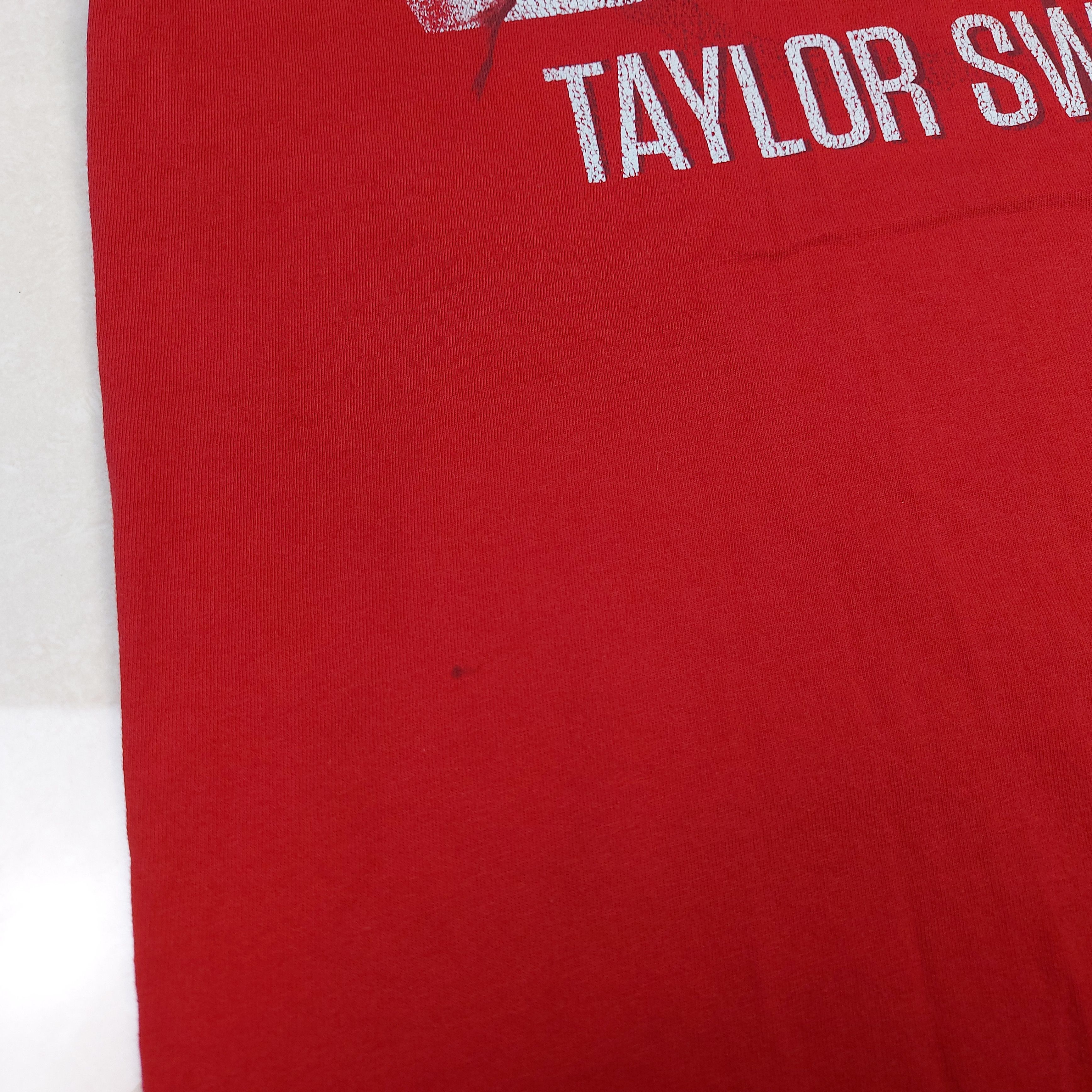 Band Tees Official 2013 Taylor Swift Red Tour Pop Music Merch TEE Size US S / EU 44-46 / 1 - 8 Thumbnail