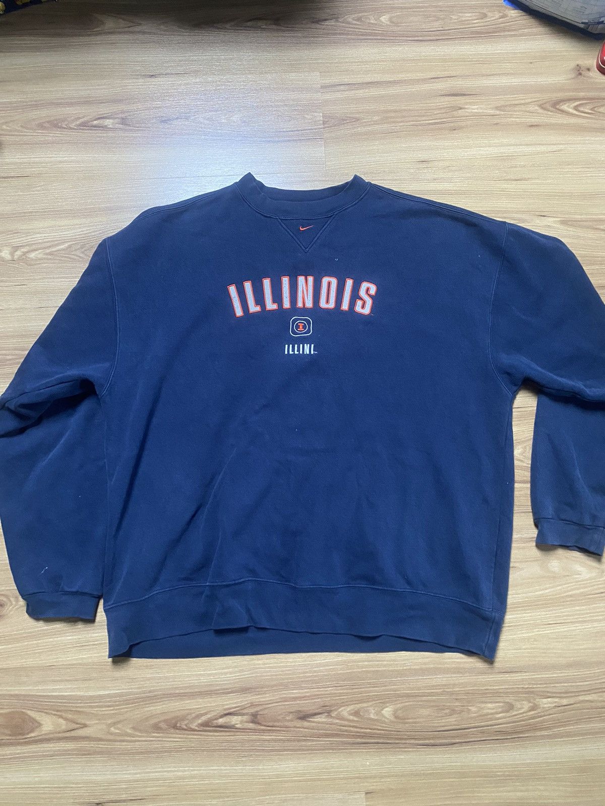 image of Nike Illinois Center Swoosh Crewneck 90's Y2K Retro in Navy, Men's (Size Large)