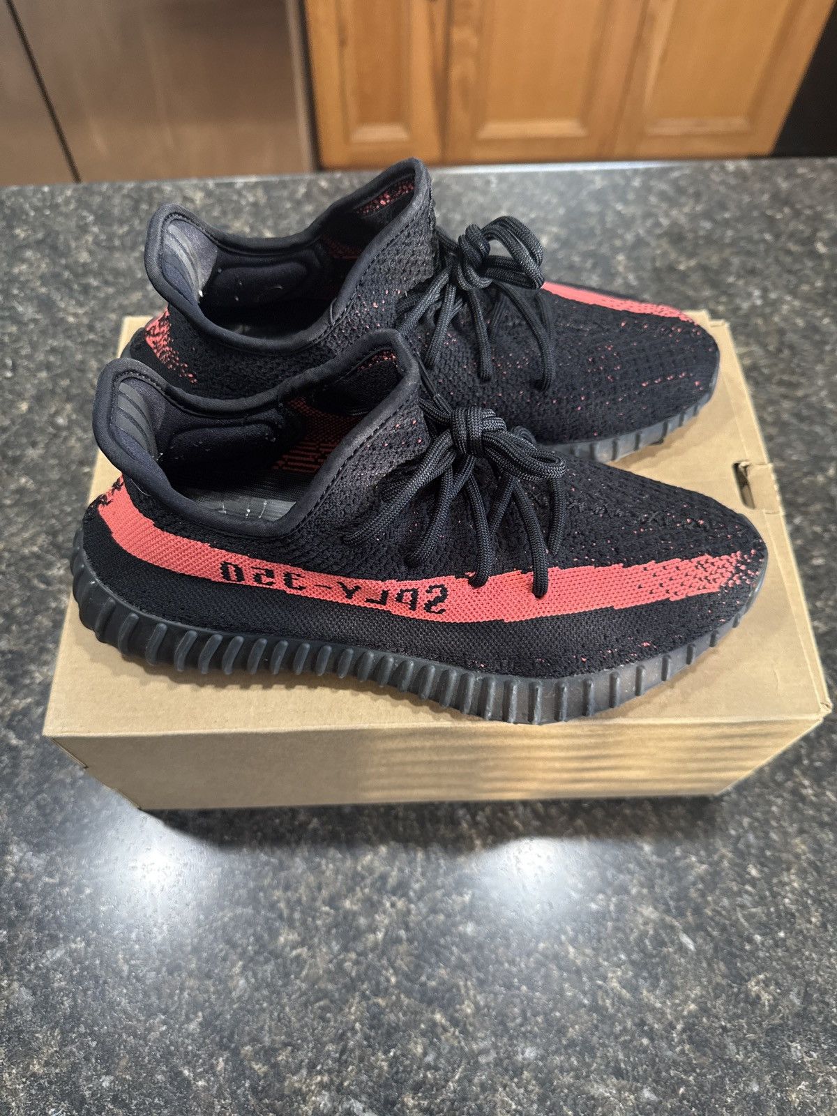 Yeezy YEEZY BOOST 350 RED V2 Size US 8 / EU 41 - 2 Thumbnail