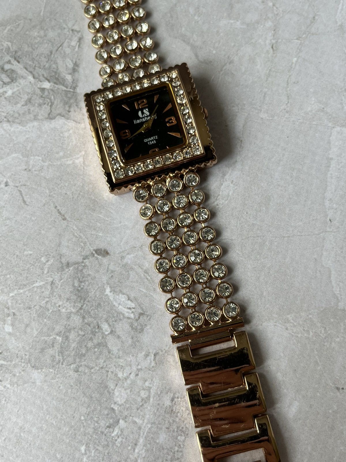 Liansheng Quartz Luxury Watch with Rhinestones