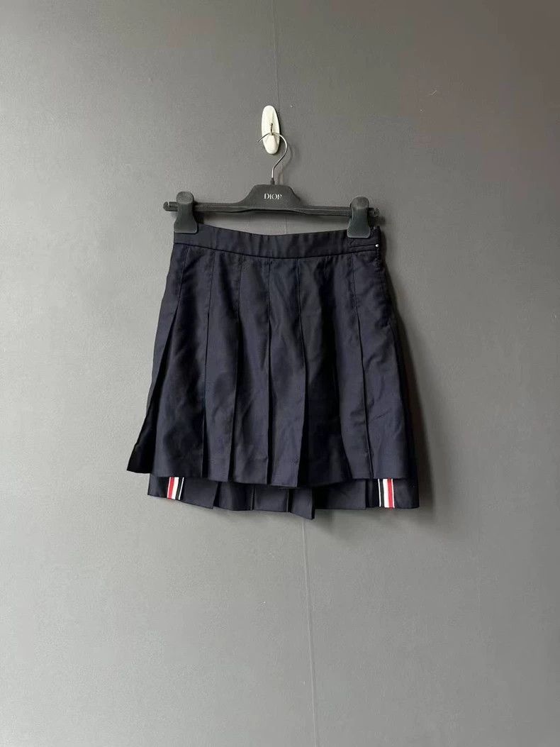 Thom Browne Thom Browne A wool pleated skirt Size 25" / US 0 / IT 36 - 1 Thumbnail