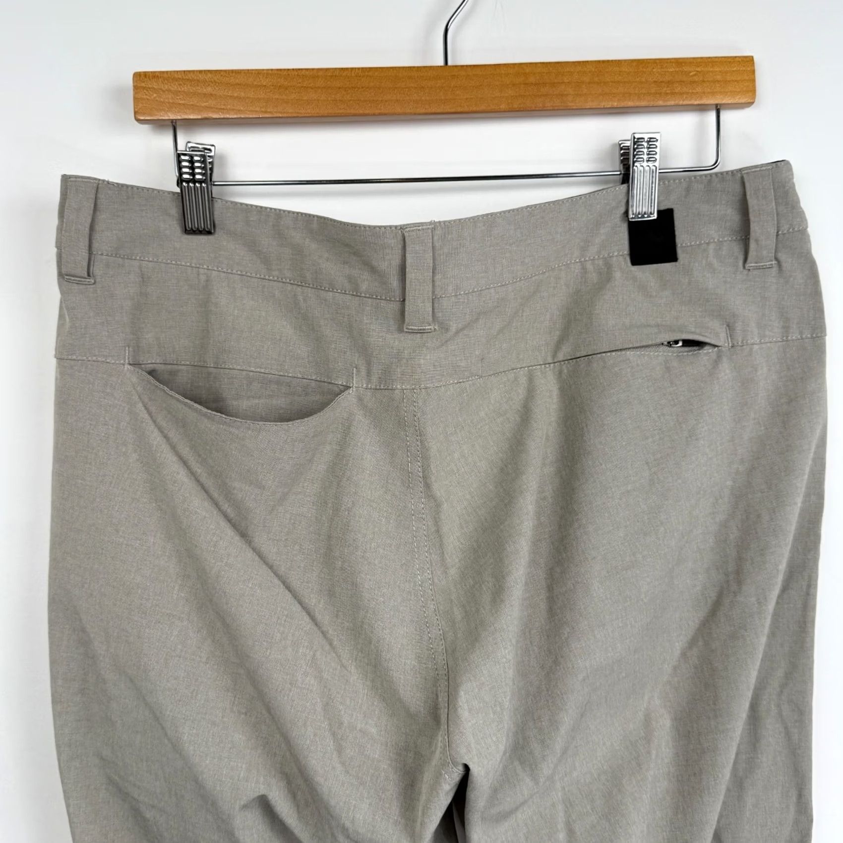 Vuori Vuori Aim Pants Mens 33 Chino Performance Golf Stretch V431 Gray Size US 33 - 6 Thumbnail